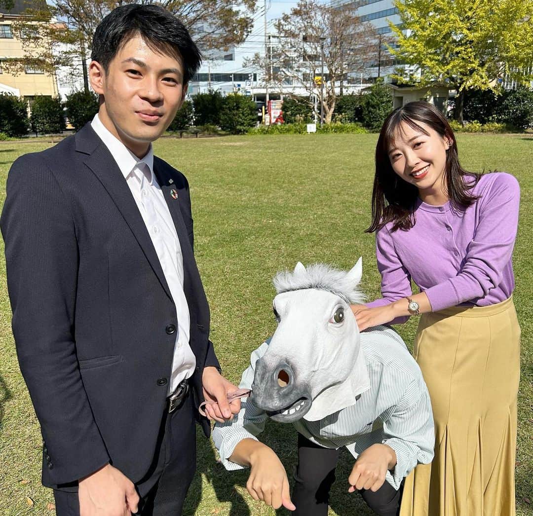 加藤沙知さんのインスタグラム写真 - (加藤沙知Instagram)「宮崎神宮大祭"神武さま"が、 10月28日・29日に、宮崎市内で開催されます。  神賑行列に華を添えるミスシャンシャン馬の 8名の皆さんが決定しました！  MRTからは、古田とわアナウンサーが 花嫁役(ミスシャンシャン馬)を✨ そして、馬の手綱を引く花婿役を、 入社1年目の営業マン 児玉泰祐がつとめます！  2年目＆1年目の二人が、 皆さんにご挨拶をさせて頂きます。  各社の代表の皆さんへの応援とともに、 二人も宜しくお願い致します🙇‍♀️  そして、ミスシャンシャン馬のみなさん！ 楽しんでくださいね☺️  応援の意味を込めて、歴代のMRTミスシャンシャン馬が集まりました♪  そして… みなさんお気づきでしょうか？ 写真の中央で、ポーズを決めているお馬さん🐴  どの写真をみても、ナイスポーズホース🐴❤️  誰かというと、山崎アナウンサー！！ 暑い中、そして、サッカー中継のための準備で忙しい中、 馬役をかってでてくれました🐴  そんな山崎アナに、 厳しい(!?笑)ポーズ指導をする川島アナ🤭笑  遠巻きに笑いながらガヤを入れる、先輩たち😂笑  楽しい撮影でした🤭  とわちゃん、児玉くん、頑張って♪  #宮崎神宮大祭 #神武さま #ミスシャンシャン馬  ちなみに… #計算したら私は15年前でした #自分でもびっくり笑 #あの時に頂いたご声援が今の仕事に繋がっています #ありがとうございます」10月26日 20時48分 - mrt.kato