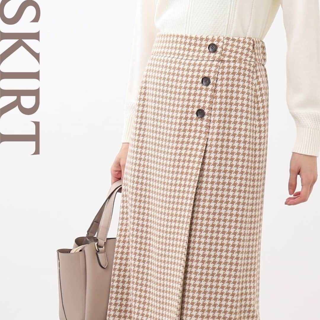 のインスタグラム：「| SKIRT SKIRT SKIRT |  ボタンディテールがアクセントになった 程よいナローシルエットが今年らしいスカート。  ゆるめのトップスとの相性も良く、 甘すぎないスタイルリングを叶えてくれます。  ｜商品情報｜ チドリ柄ボタンディテールナロースカート No.101-77555｜¥20,900(taxin)  ▼プロフィール@reflect_kobe_officialより、 公式サイトページにリンク頂けます。  #reflect #リフレクト」