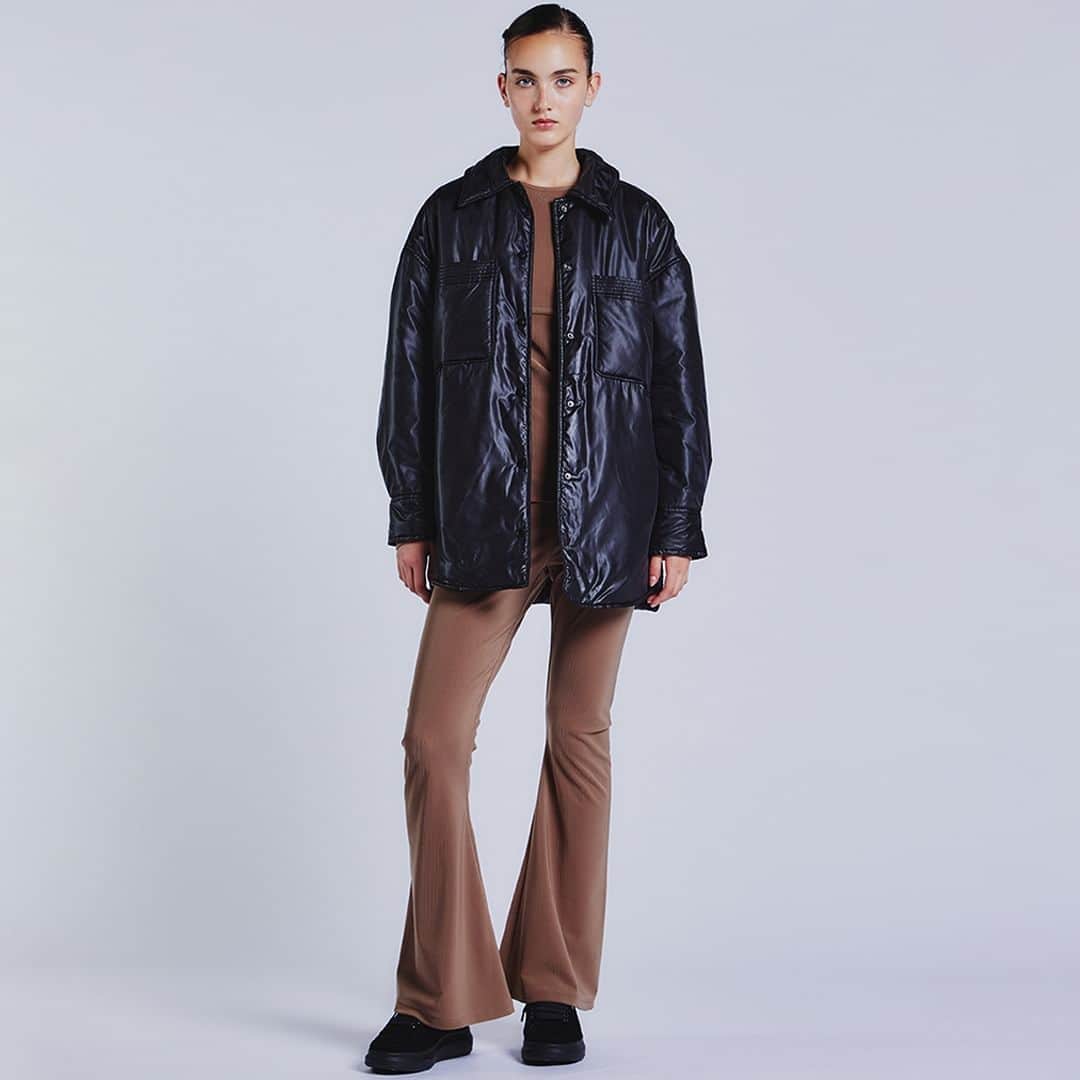 Double Standard Clothingのインスタグラム：「. NEW ARRIVAL 2023 WINTER COLLECTION  [OUTER] ESSENTIAL / ビッグシルエットシャツアウター price. 36,300円(税込) color. モカ / ブラック size. F  ------------------------------------------- #doublestandardclothing #tokyo #DSC #sov #dscessential #nightstore #2023winter #fashion #ootd」