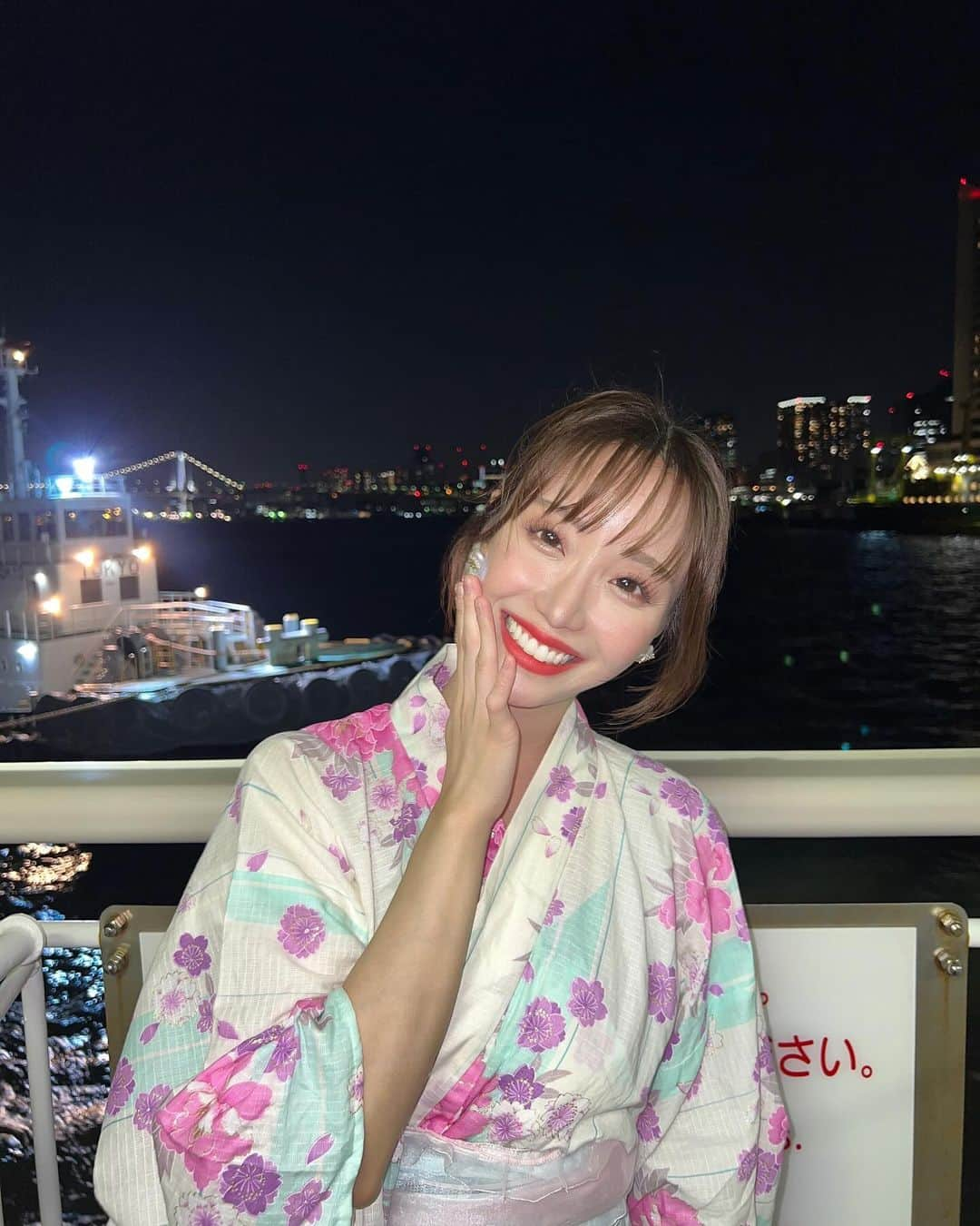 柴田阿弥のインスタグラム：「今日はドラフト会議でしたね🥰  ネットでちょこちょこ確認してしまいましたが 帰ったら録画を見ようと思います😼💓 あーもうそんな季節ですねっ🍂  今年はスポーツの秋と決めたので各種運動頑張ってます！ 体力戻ってきたし体重も増やしました😁🫶  実は夏前に腸炎になってめちゃ痩せてしまって その影響で夏に扁桃炎に2度なりました😂w (もちろん写真の日は元気ですよ〜) これはいかんということで体力増強に励んでいます❤️‍🔥  かなり心身ともに調子も良いですし 時々筋肉痛など運動の疲れはあるけど、 睡眠時間も増やしているので 既に体力もついた気がするしいい感じです✨😎  いやー本当に腸炎はしぶとく熱も出たし 過去最強腹痛で人生で1番体調が悪かったです（笑） 盲腸かと思いました😇実際場所がかなり近かったですw  でも本当に運良く入院も回避できましたし、 かなりいろんな検査をしましたが周囲に移るものはなく 超体調悪かった時も休みの日だったので病院にもすぐ行けて やり過ごせたのでよしとしましょう😁✨笑  体調悪かった時に助けてくれた周りの人には 心から感謝しています😢💘  健康第一ですね〜🥰引き続き運動がんばります！ 食事も気をつけまーす❣️  ㅤㅤㅤㅤㅤㅤㅤㅤㅤㅤㅤㅤㅤ ㅤㅤㅤㅤㅤㅤㅤㅤㅤㅤㅤㅤㅤ #スポーツの秋 #元気があればなんでもできる #人生の真理 #秋ですね🍁 #食欲の秋 #でもあります #浴衣警察さん #浴衣 #ちゃんと #左上です #合ってます」