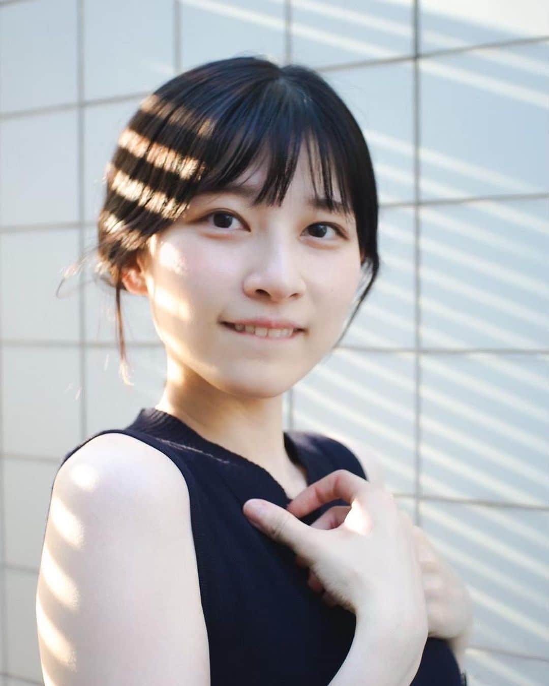 佐保里のインスタグラム：「被写体としては友達にしか撮ってもらった事がないですが、作品撮りはこれからぼちぼちしていきたいとも思うのです👀  photo by @ukita_eriko @ukitacamera」