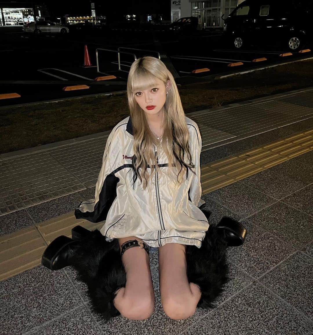 のインスタグラム：「愛してね、一生」