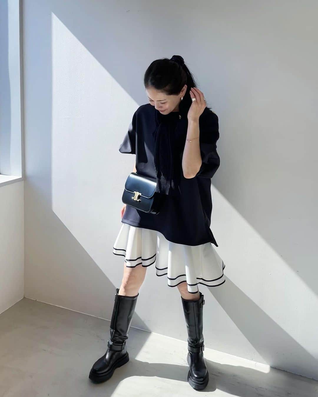 のインスタグラム：「Autumn marine style. ・ ・ ・  久しぶりにひらひら〜  @shiorin0802suzuki × @meri.onlinestore  コラボワンピで秋のマリンコーデ☺︎  いつも 撮るの早いって言われるので音アリで笑  ・ ・ ・ @shizuka.watanabe  やり取り笑 ありがと❤︎ ・ #PR」