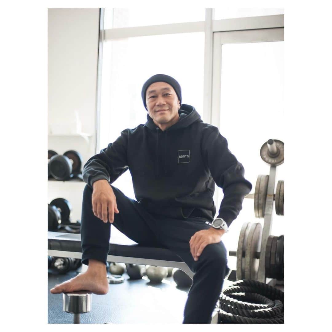 佐藤ルミナのインスタグラム：「ビーニーとパーカーの季節到来。 軽くて暖かいBOX LOGO HOODIE絶賛発売中！ 📱機種変したので @root_co_official ケースも新調🤙 📷 @2spo」