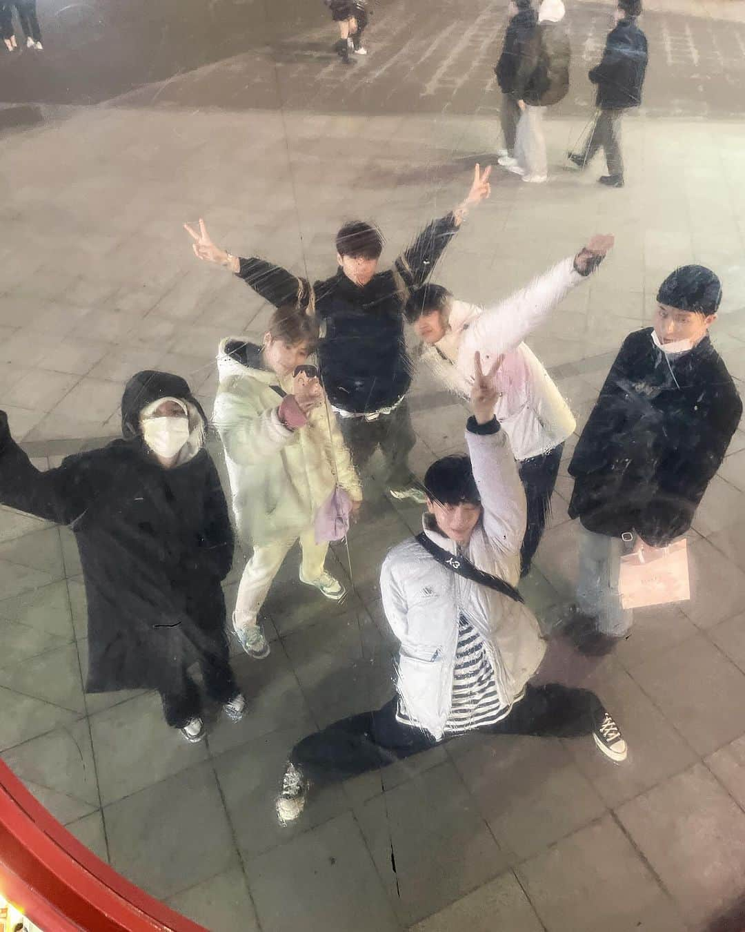 IN2ITさんのインスタグラム写真 - (IN2ITInstagram)「#IN2IT #SKYE Happy 6th Debut Anniversary #1026 🐵🐵🐔🐶🐶🐷   I hate these guys but love them at the same time HAHAHA because every time when I’m with them I feel like I am a 3 years old kid 👦🏻 because they always take care of me buy me food makes me laugh makes me cry makes me angry makes me miss them 👁️💙👁️ honestly im glad to meet all of them because they tought me a lot in Korea   And I miss all of those memories we made in Korea we woke up together ; brush teeth together ; bath together (sometimes because we in a hurry HAHAH) ; work together ; laugh together ; cry together ; going to all of those countries first time together ; cook together ; play games together ; meet IN2U together ; fight together (sometimes Jiahn and Inpyo like kids they fight in the house like gusti use fake sword that UU gave and fight)   Conclusion : you guys are always my best buddy no matter what happened love you all so much @jiahnx_foolsday @yeontae_j @from.eno @hyuuunuk @lee1npyo @official_in2it   TMI of the members  #Jiahn : sometimes really like kid seriously I don’t lie hahahahahaga but still he always accompany me to shopping without saying no  #Yeontae : he is like a person who don’t show his kindness to people but actually he is and I always live in his house when I visited to korea and he always spent me makchang HAHAHA  #Inho : he was my roommate every time when we travel to other countries and I think only both of us eat a lot cause we always bought a lot and share together  #Hyunuk : he is really my best buddy because when I was down he always cheered me up and I said I don’t have much line in a song he even asked the director to give me his line  #Inpyo : even tho he is maknae but sometimes I felt he’s so cool maybe because he is our leader and he lead us well and because he’s the tallest I like lean on his shoulder hahaha   Ok too long kthxbye looks forward to our future and can’t wait to share more good news to UU 💙💙  #IN2IT #SKYE #1026 #isaacVkm #邬凯名 #아이젝 #젝그 #인투잇 #스카이 #지안 #연태 #인호 #현욱 #인표」10月26日 21時08分 - official_in2it