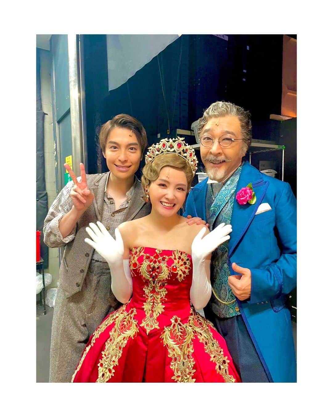 葵わかなのインスタグラム：「． 「ANASTASIA」 ラストスパート始まった感じ…！  なおぴディマに禅さんヴラド。 なんとこの組み合わせは最後でした… はやい…  最後まできっちり味わい尽くしたいものです。 明日は私はおやすみですが、また明後日から走り切ります！☺️  #ANASTASIA」