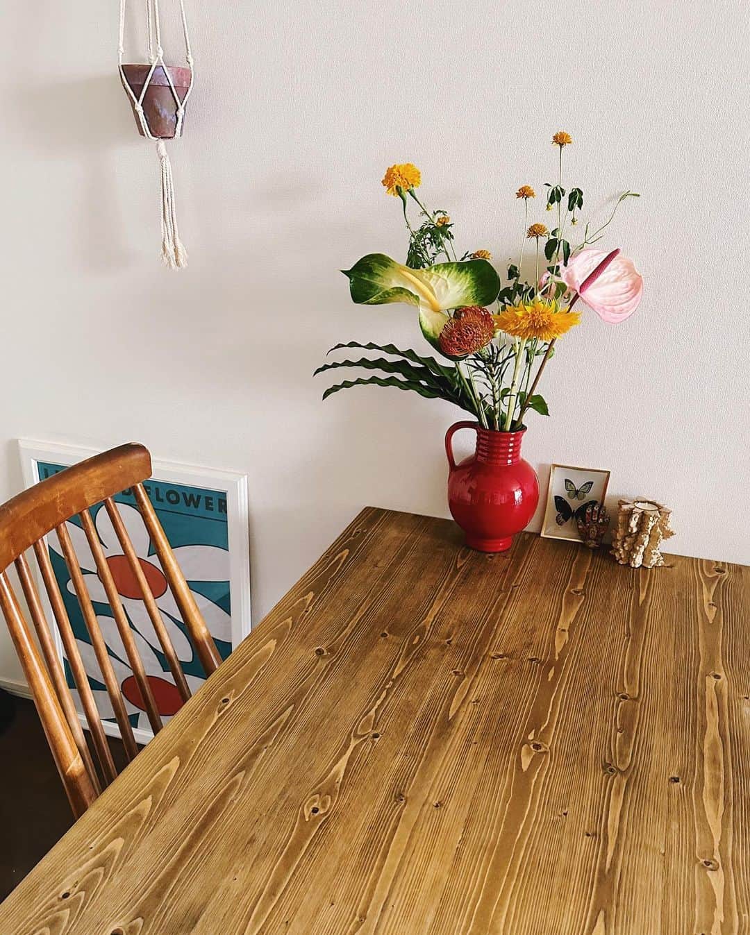 安田レイさんのインスタグラム写真 - (安田レイInstagram)「花たちよ、癒しと力をありがとう☺️💐  #花　#flowers  #vintagevase #ヴィンテージ花瓶」10月26日 21時46分 - yasudarei