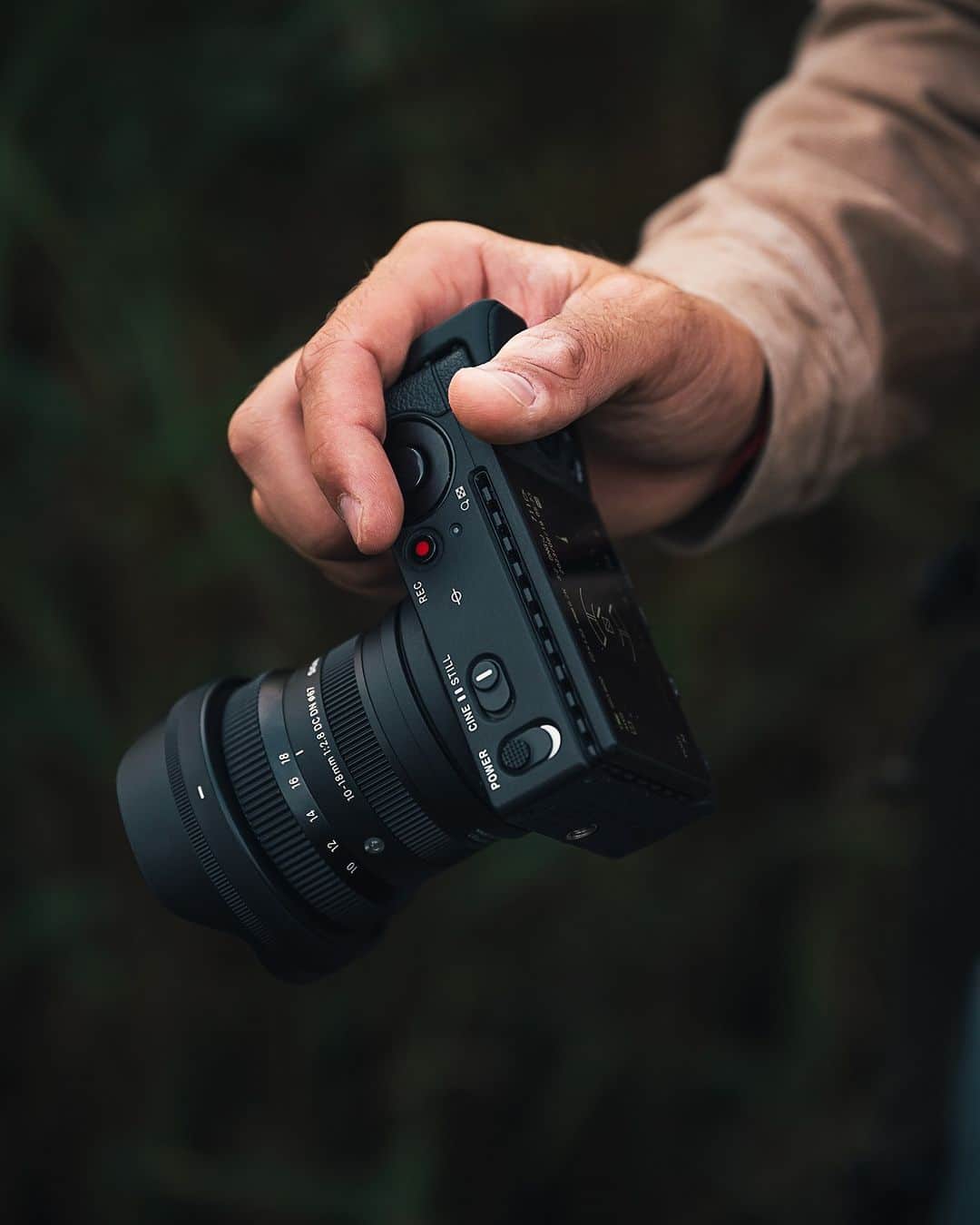 Sigma Corp Of America（シグマ）さんのインスタグラム写真 - (Sigma Corp Of America（シグマ）Instagram)「👀 NOW AVAILABLE 👀  The new SIGMA 10-18mm F2.8 DC DN | Contemporary is now available to purchase in Sony E-Mount, L Mount & X Mount! This lens is the smallest & lightest F2.8 wide-angle zoom for APS-C mirrorless with a full-frame equivalent zoom range of 15-27mm + a minimum focusing distance of 4.6 inch (11.6cm).   Reminder, all SIGMA lenses come with a 4-Year Warranty in the US, but only if you buy from SIGMA America directly or a SIGMA Authorized Dealer. Make sure you are buying from a trusted source so your lens is covered! To see a full list of authorized SIGMA dealers or buy this lens directly from SIGMA, click the link in our bio or visit:   ➡ bit.ly/sigma-10-18mm-intro-ig ⬅  Images by @bokehm0n with the SIGMA 10-18mm F2.8 DC DN | C   #SIGMA #SIGMAphoto #photo #photography #landscapephotography #SIGMA1018mmcontemporary #sigmadcdn #sigmacontemporary #wideanglelens #wideanglezoom #newproduct #nowavailable」10月26日 22時00分 - sigmaphoto