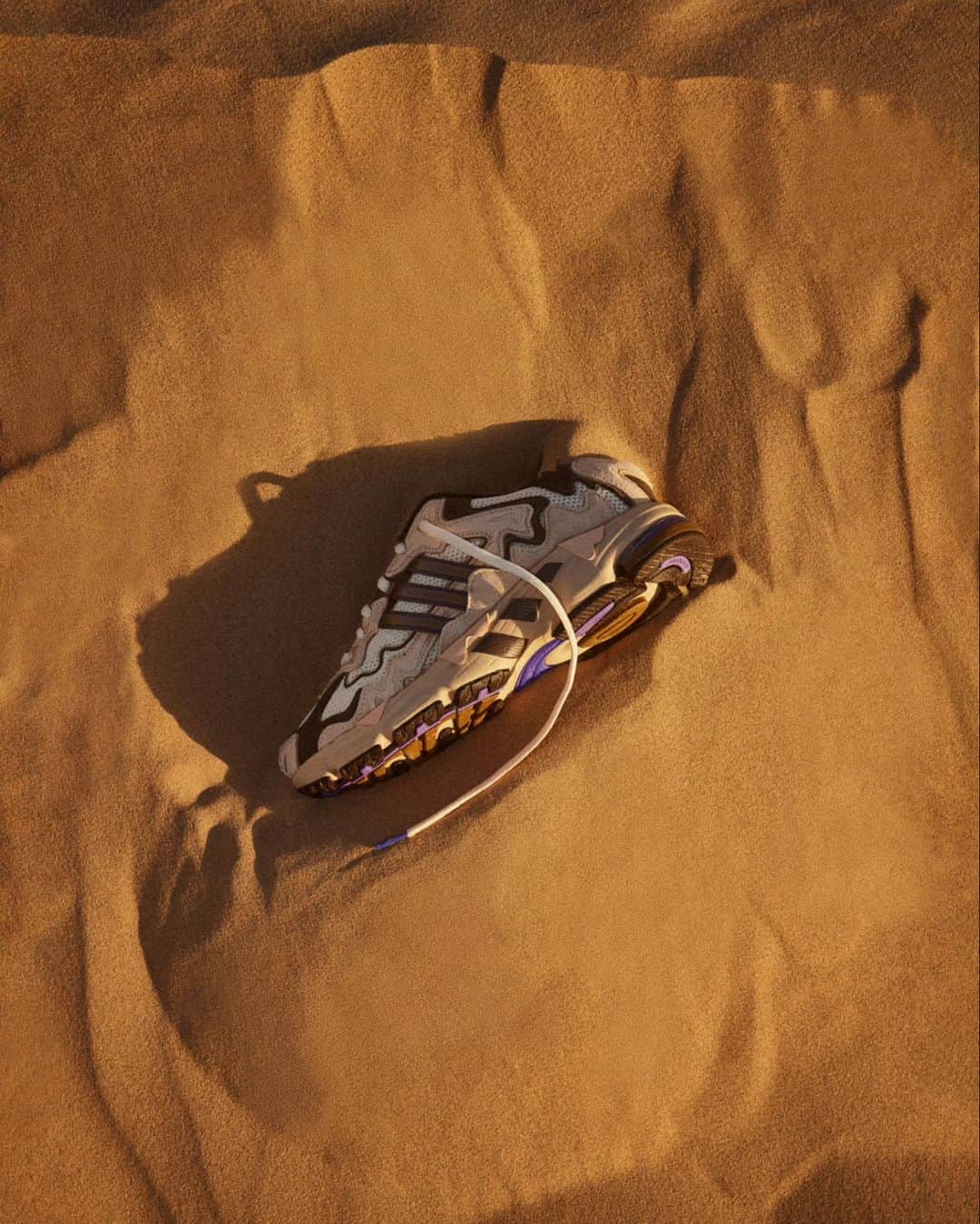 adidas Originalsさんのインスタグラム写真 - (adidas OriginalsInstagram)「Inspired by a Western universe interpreted by Benito's style, Bad Bunny Response CL, uses the desert as a territory that offers endless possibilities.  Signups open now. Available October 28th on Confirmed app, adidas stores, and select retail partner stores globally.」10月26日 22時11分 - adidasoriginals