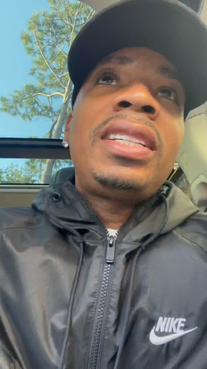 のインスタグラム：「My Way Of Looking At Life!!!!! ❤️ U Better Live It!!! #Plies #KingCircleHat」
