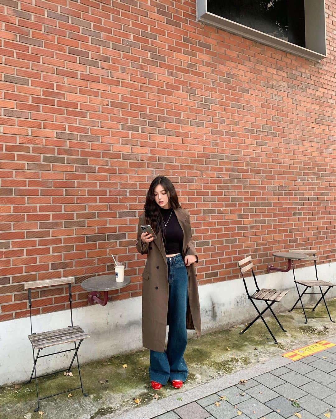 ユビンのインスタグラム：「나 이 카페 좋아하눈듯,,,   #모어리즈 #moreliz」