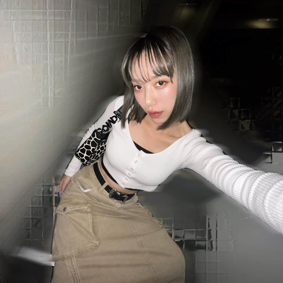 のインスタグラム：「生きていく上で見抜く力って本当に大切な事やと私は思ってて。  たまに情が邪魔したり気を張りすぎて胃が潰れそうになる事もあるけど、自分に物事を見抜いて判断する力があれば案外何とかなったりする事もある。 だから色んな物や人を見て日々学び、私は私が守るのです。」