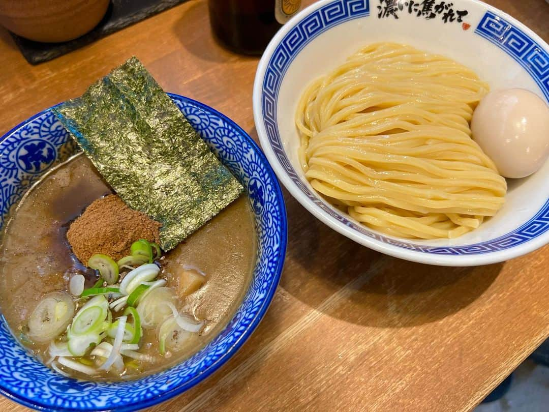 宮崎美穂のインスタグラム：「📍麺や兼虎 天神本店  つけ麺と辛辛魚ラーメン🍜 行列必至！  濃厚ドロドロで美味しすぎた… また絶対行きたい🫶  📍멘야 가네토라 텐진 본점  쓰케멘과 매운맛 라면🍜  너무 맛있었어요...또 꼭 가고싶어🫶  #福岡グルメ #天神グルメ #福岡ラーメン #ラーメン好きと繋がりたい #ラーメン女子 #博多グルメ #福岡ランチ #福岡観光  #라면스타그램 #라면맛집 #후쿠오카 #후쿠오카맛집 #후쿠오카여행 #라멘맛집 #라멘스타그램 #麺や兼虎」