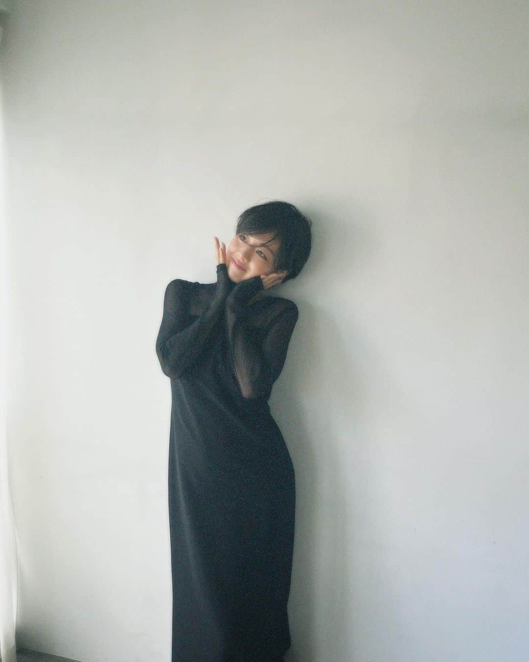 伊原六花のインスタグラム：「原色美女図鑑」