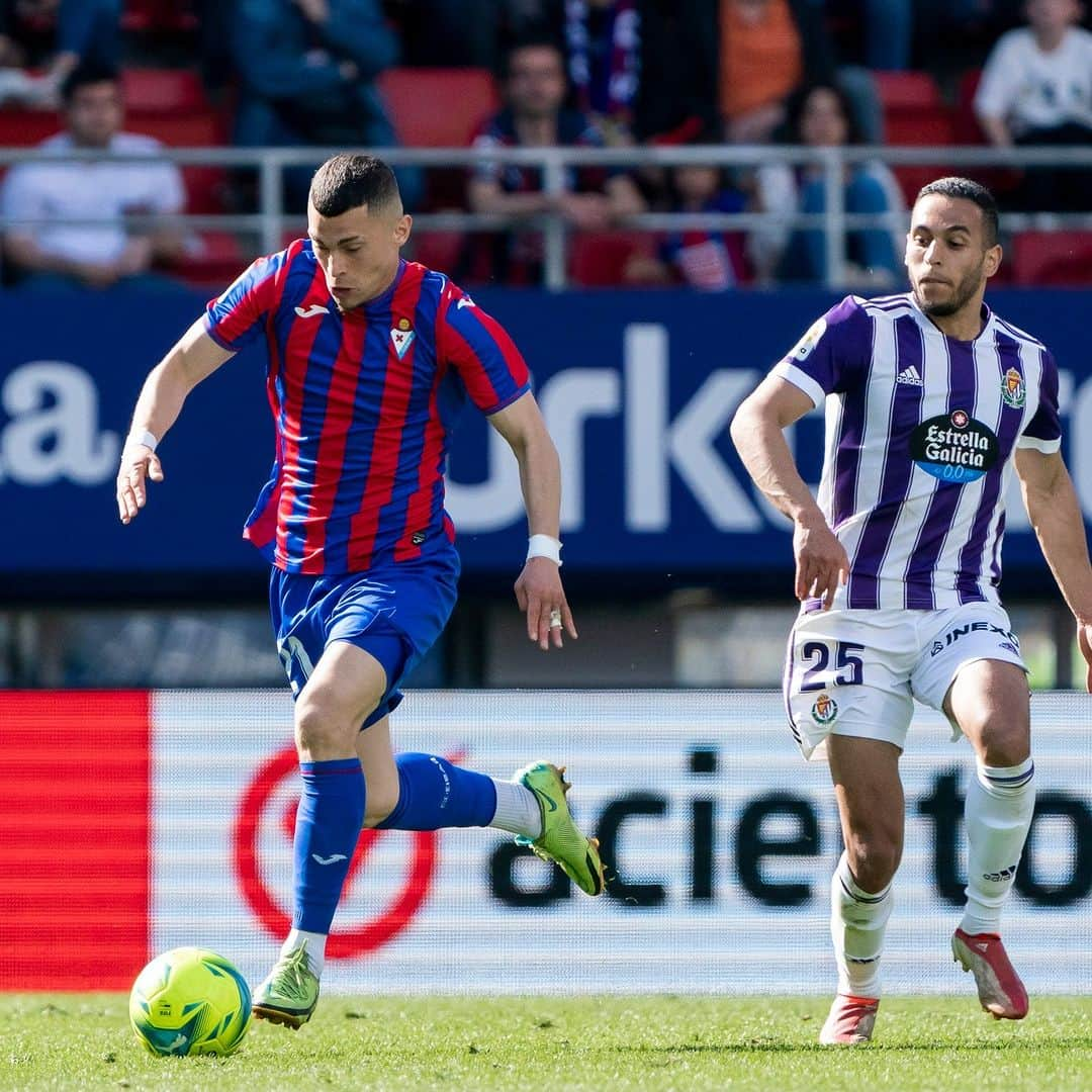 SDエイバルさんのインスタグラム写真 - (SDエイバルInstagram)「📸 Fotos del último enfrentamiento ante el @realvalladolid en Ipurua (0-2).   #EibarRealValladolid | #BetiArmaginak⚔️」10月26日 22時30分 - sdeibar