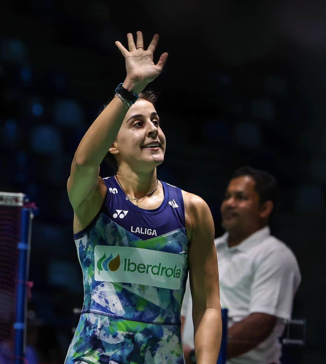 キャロリーナ・マリンのインスタグラム：「Important victory in a difficult match! Tomorrow quarterfinals! Allez! 🇫🇷  Victoria importante en un partido difícil! Mañana cuartos de final! Vamos! 💪  📸 BadmintonPhoto  #PuedoPorquePiensoQuePuedo」