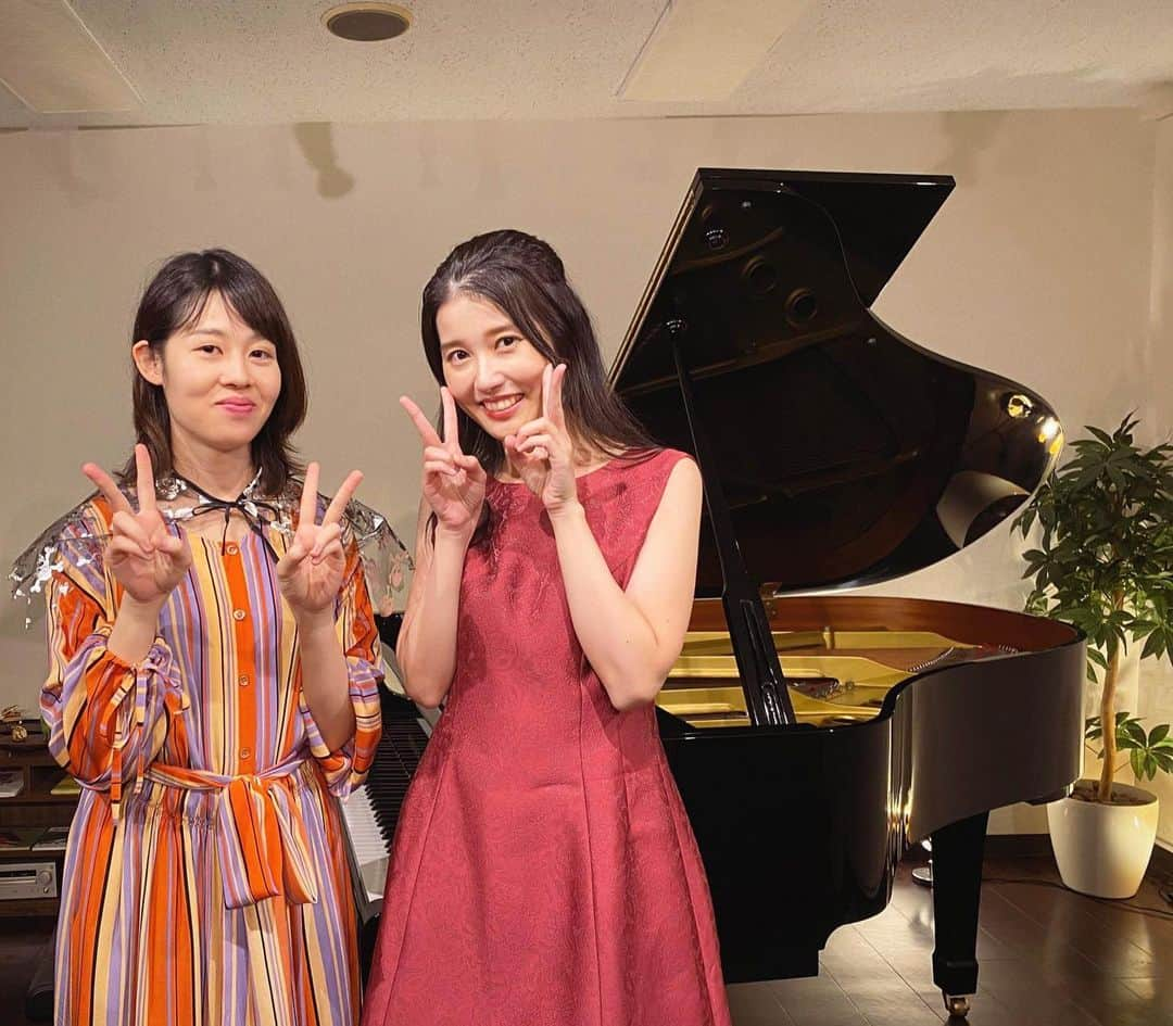 安島萌のインスタグラム：「秋のconcert🍂 pf.星野月菜さんとご一緒に 色々な曲をやらせて頂きました🎃」