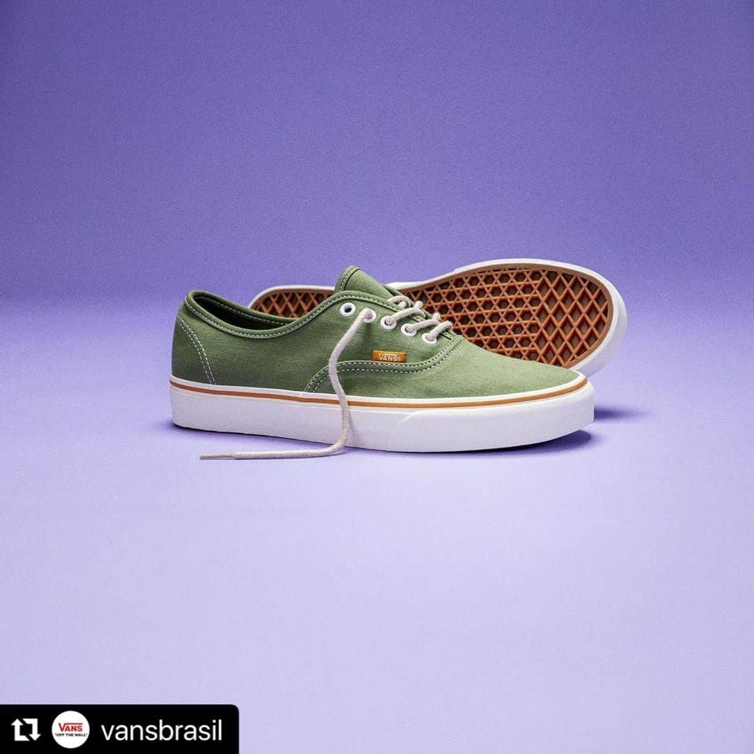 開心那さんのインスタグラム写真 - (開心那Instagram)「… The silhouette is accentuated by checkered embroidery detailing on the heel, adding a new twist to this iconic design.🧵🏁💚  Check out the VANS store!」10月26日 22時52分 - cocona.hiraki