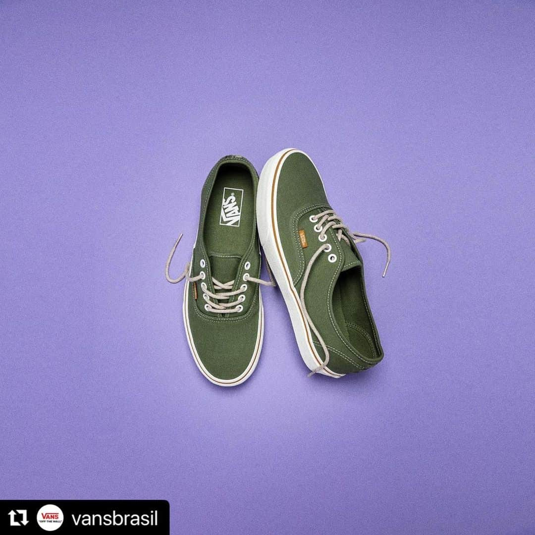 開心那さんのインスタグラム写真 - (開心那Instagram)「… The silhouette is accentuated by checkered embroidery detailing on the heel, adding a new twist to this iconic design.🧵🏁💚  Check out the VANS store!」10月26日 22時52分 - cocona.hiraki