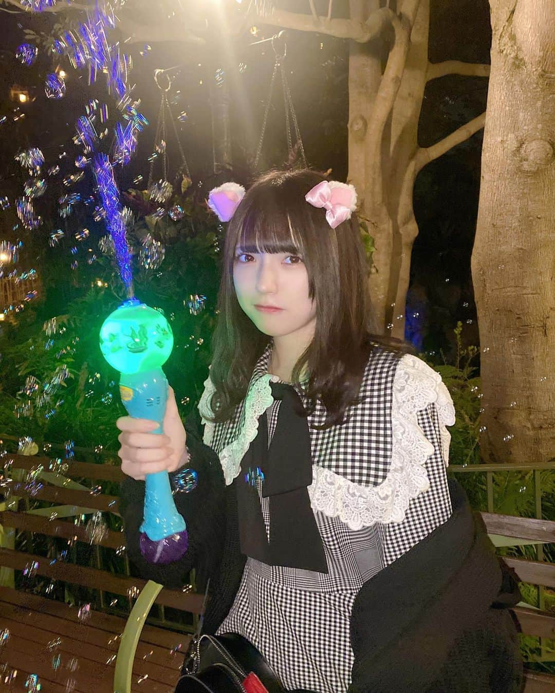 吉田芽梨奈のインスタグラム：「シャボン玉とばしたくて買ったけど家ついてから1回も袋から出してない」