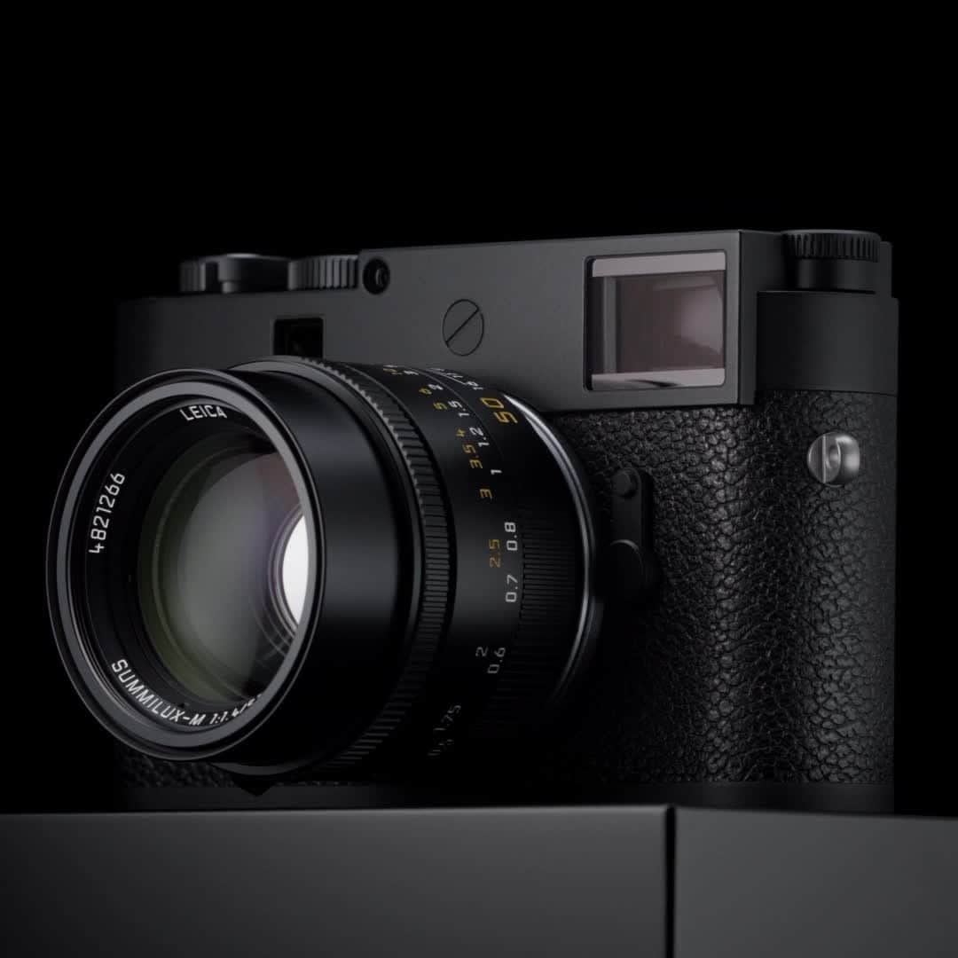 ライカのインスタグラム：「Introducing the Leica M11-P. The world's first camera implementing Content Credentials.  What if we could verify the authenticity and origin of an image at any time?  Photojournalists, especially those working in challenging environments, appreciate the intuitive,  unique, and unobtrusive nature of M-photography. Over the years, M cameras have produced countless iconic images that reliably document world history.  In the digital age, with the ability to manipulate images, it's now more crucial than ever to be able to trace the origin of an image.  That's why we'd like to introduce you to Content Credentials, a hardware feature integrated into our new M11-P. This specialized chipset for storing digital certificates from the German Federal Printing Office allow you to securely attach information like names, dates, alterations made, and tools used, creating awareness of the file's origin.   #LeicaCamera #Leica #LeicaM  #🔴📷 @adobe」