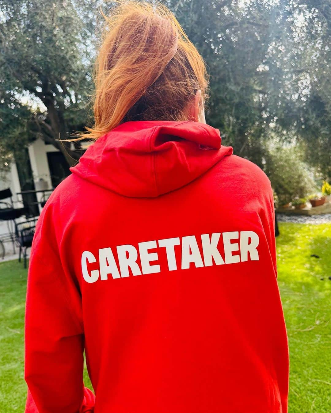 エイミー・デビッドソンさんのインスタグラム写真 - (エイミー・デビッドソンInstagram)「The Caretaker and the Freeloader...Ain't that the truth! 😂 Kales, you and  @ohnorman knocked it outta the park! Already gave Clifford "Calm the eff down!" And he literally gave me his head to put his first ever sweatshirt on! Congrats on the launch!!! 🐶🐾♥️  You guys, check out these awesome and adorable products from @ohnorman 🐾🐾🐾」10月26日 23時12分 - amy_davidson