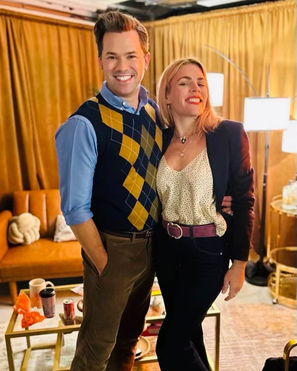 アンドリュー・ラネルズのインスタグラム：「Nobody makes me laugh like Busy Philipps🥰 You can see us together on stage at Symphony Space on November 6th talking all things Uncle of the Year! I love you, Busy! 🧡」