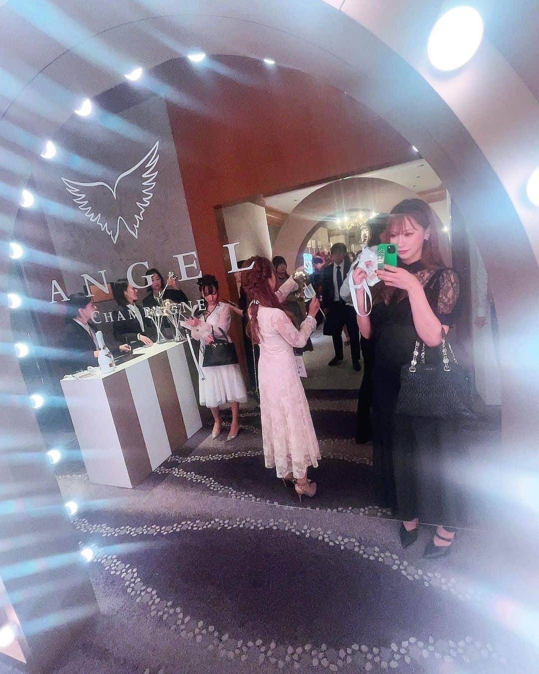 かおかおのインスタグラム：「@angel_champagne_japan ⁡ #札幌 #ススキノ #キャバクラ #キャバ嬢 #キャバクラ嬢 #ラウンジ嬢 #キャバ #ホステス #ガールズバー #ラウンジ #東京キャバクラ #東京キャバ嬢 #シャンパン #東京観光 #美人 #美女 #可愛い #可愛い女の子 #かわいい女の子 #銀座 #北新地 #錦 #中州 #六本木 #angelchampagne #party」