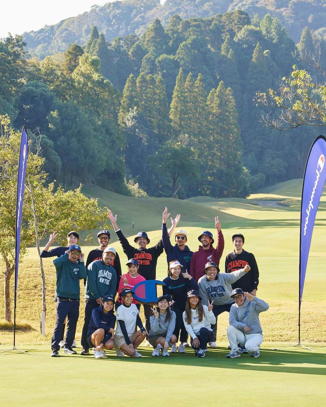 小澤雄太のインスタグラム：「チャンピオンゴルフ ＥＶＥＮ×チャンピオンゴルフコンペイベント！！  参加させていただきました！！！！  めちゃくちゃ楽しかったです👍 久しぶりの方、初めての方とたくさんの方々に改めてお会いできてゴルフさせていただきすごい貴重な経験をさせていただきました✨  ありがとうございました！！✨  #champion #even #pr #golf #小澤雄太 #おざっつ」