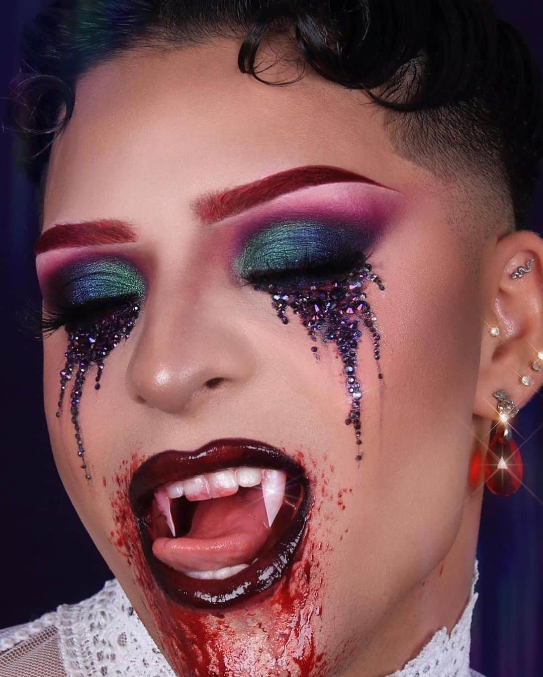 Milk Makeupさんのインスタグラム写真 - (Milk MakeupInstagram)「THIS IS #HYDROWeen 👻 These looks are supernatural and so is the 12 hour gripping power of our #HydroGrip Primer 😮‍💨 Swipe to see some looks by our Milk Fam and tag us using #HydroGripPrimer for the chance to be featured in our next round up 🔒💦  🖤 @sculptedbyshanna (she/her)  🖤 @laurensrevenge (she/her) 🖤 @ionarenas (he/him) 🖤 @codenamekass (she/her) 🖤 @lillyteel (she/her) 🖤 @jessieleeartistry (she/her)」10月26日 23時23分 - milkmakeup