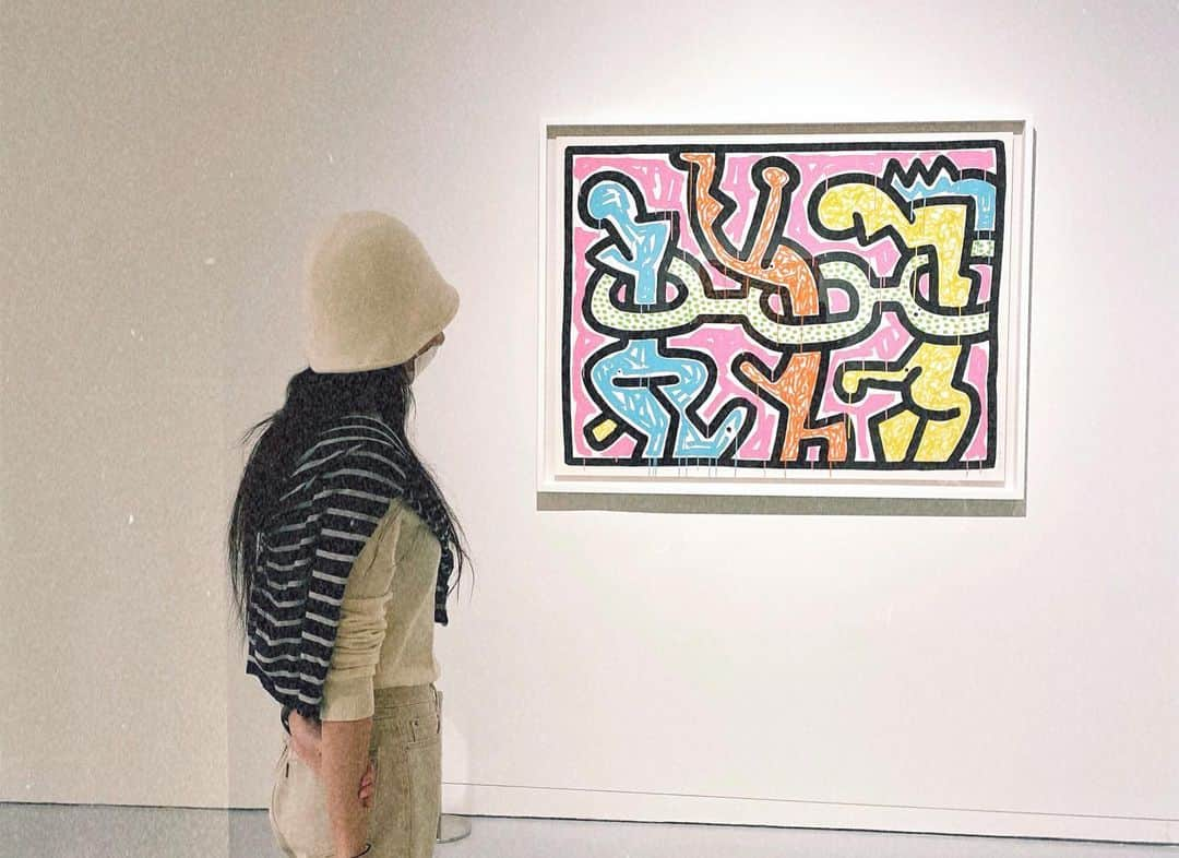 ソン・ダウンさんのインスタグラム写真 - (ソン・ダウンInstagram)「#keithharing 11/5까지 전시해요🤍」10月26日 23時45分 - da.eun.da.eun