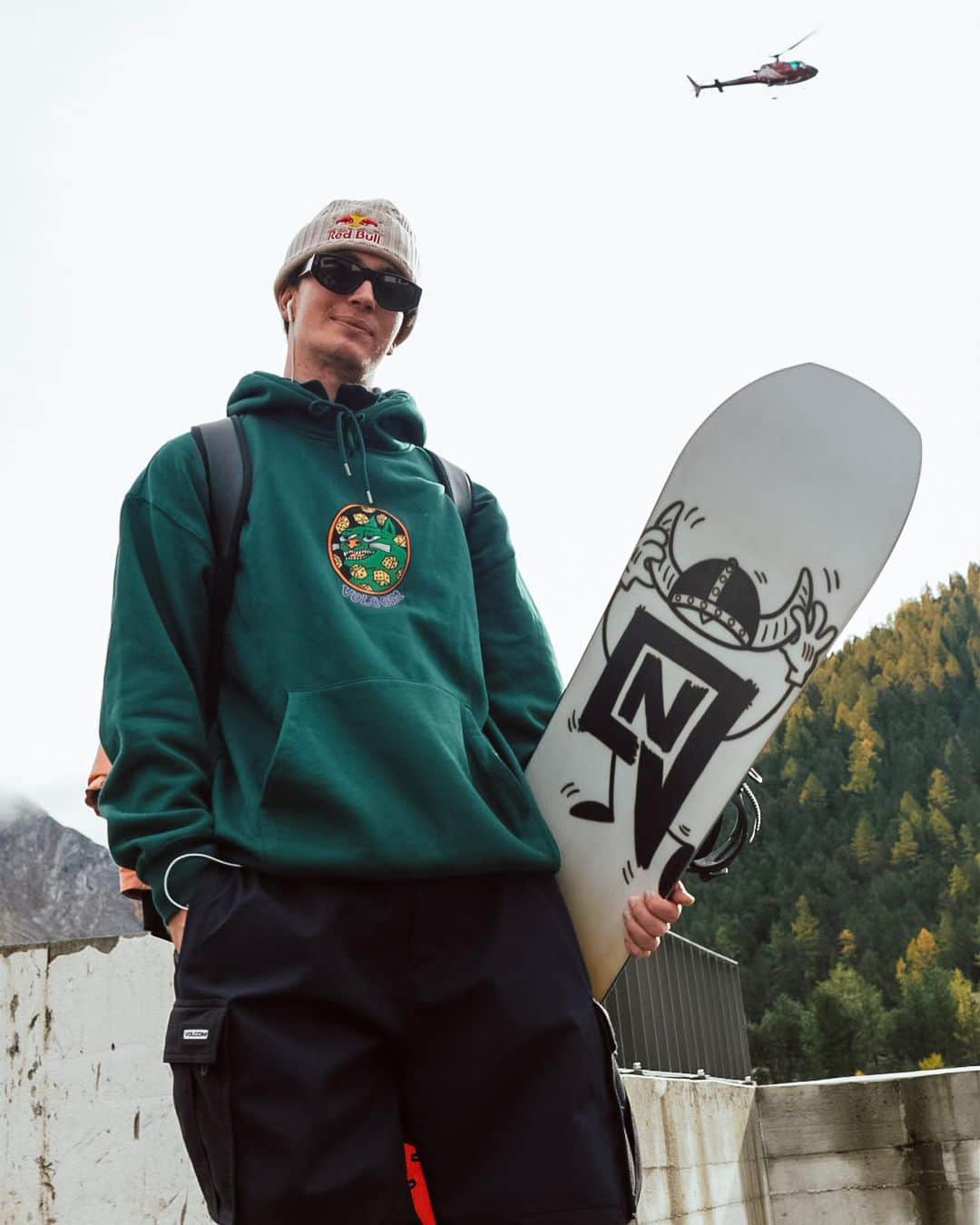 マルクス・クリーブランドさんのインスタグラム写真 - (マルクス・クリーブランドInstagram)「Out in Saas Fee fog-boarding rn, hoping for some good weather in the next couple of days🏎️ photo - @petterulsletten」10月27日 0時04分 - marcuskleveland