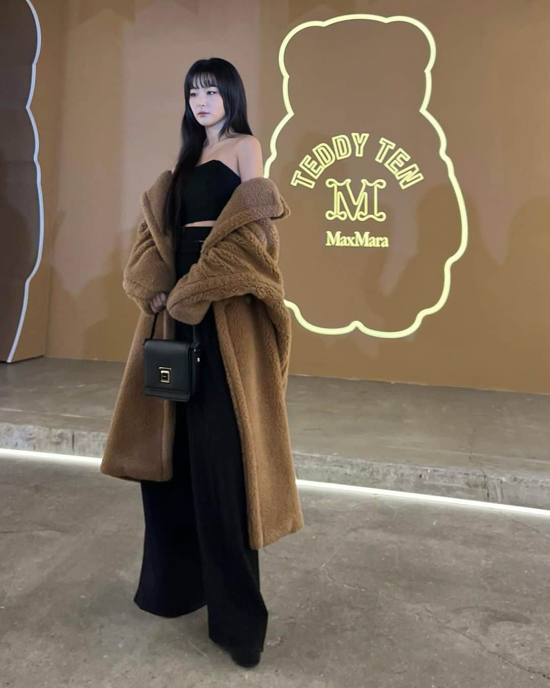 スルギのインスタグラム：「🧸  @maxmara  #MaxMara  #MaxMaraTeddyTen」