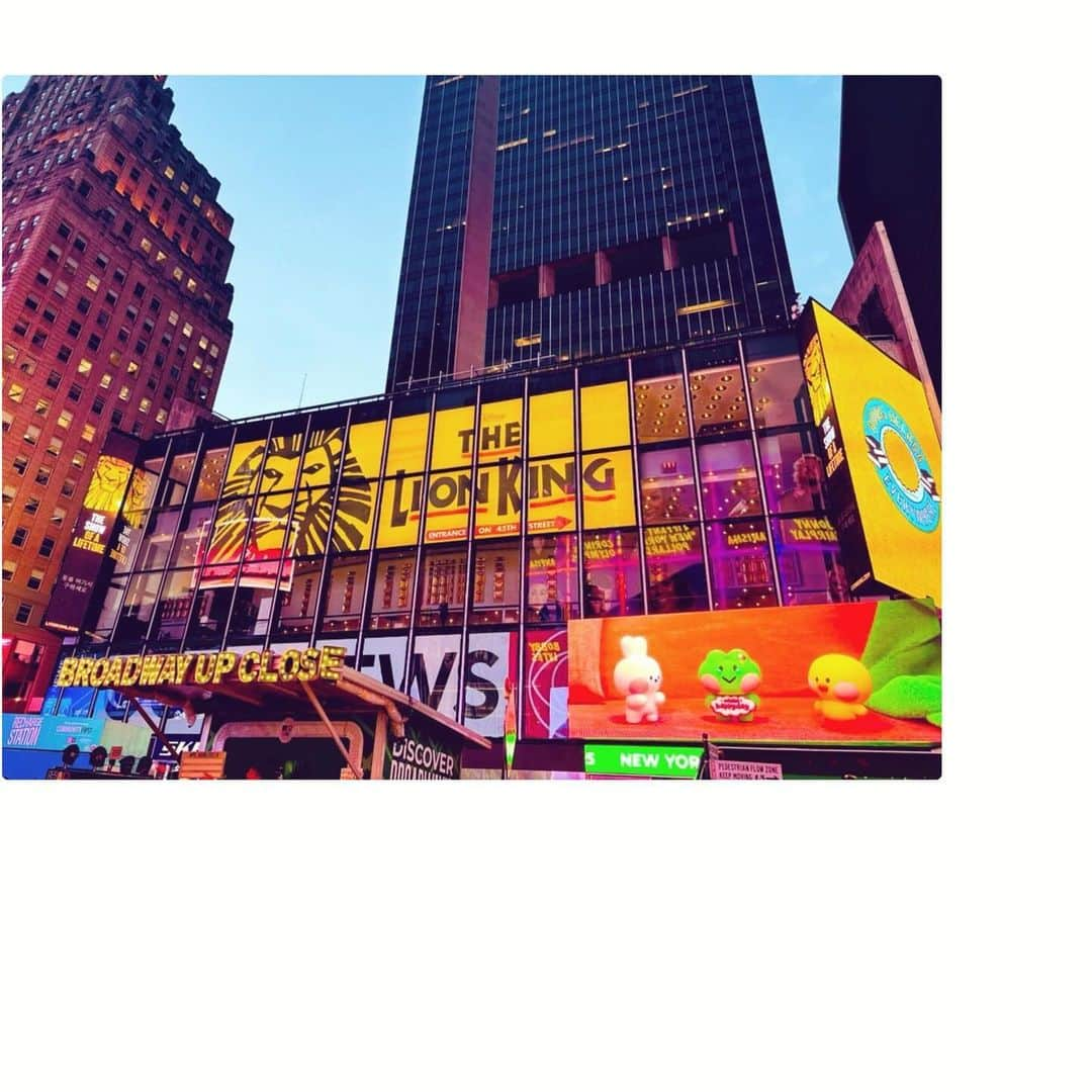 本間多恵さんのインスタグラム写真 - (本間多恵Instagram)「🇺🇸🎵Broadway musical ＼The Lion King🦁／Awesome!!  ハクナマタタ♡  #ny #broadway #musical #lionking #love」10月27日 0時04分 - taehonma