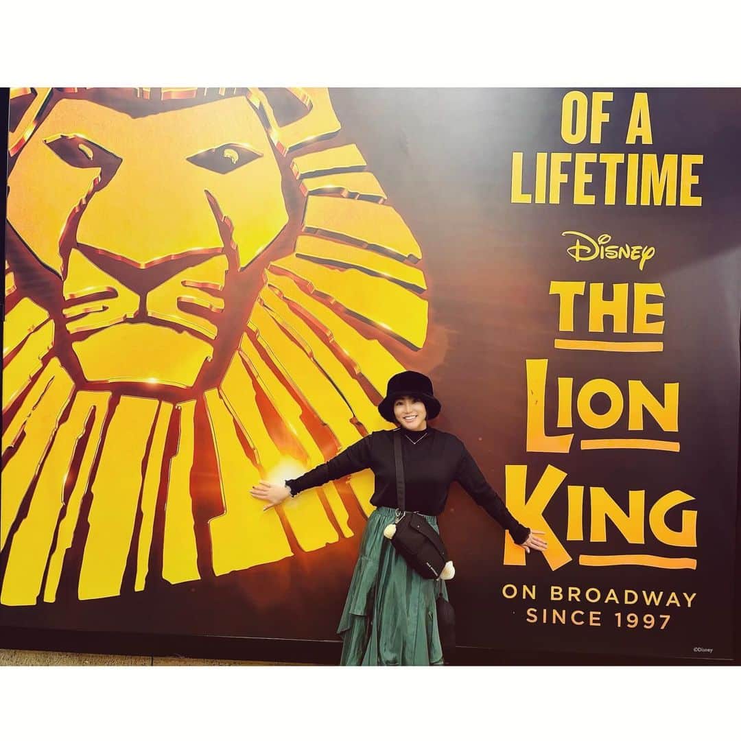 本間多恵のインスタグラム：「🇺🇸🎵Broadway musical ＼The Lion King🦁／Awesome!!  ハクナマタタ♡  #ny #broadway #musical #lionking #love」