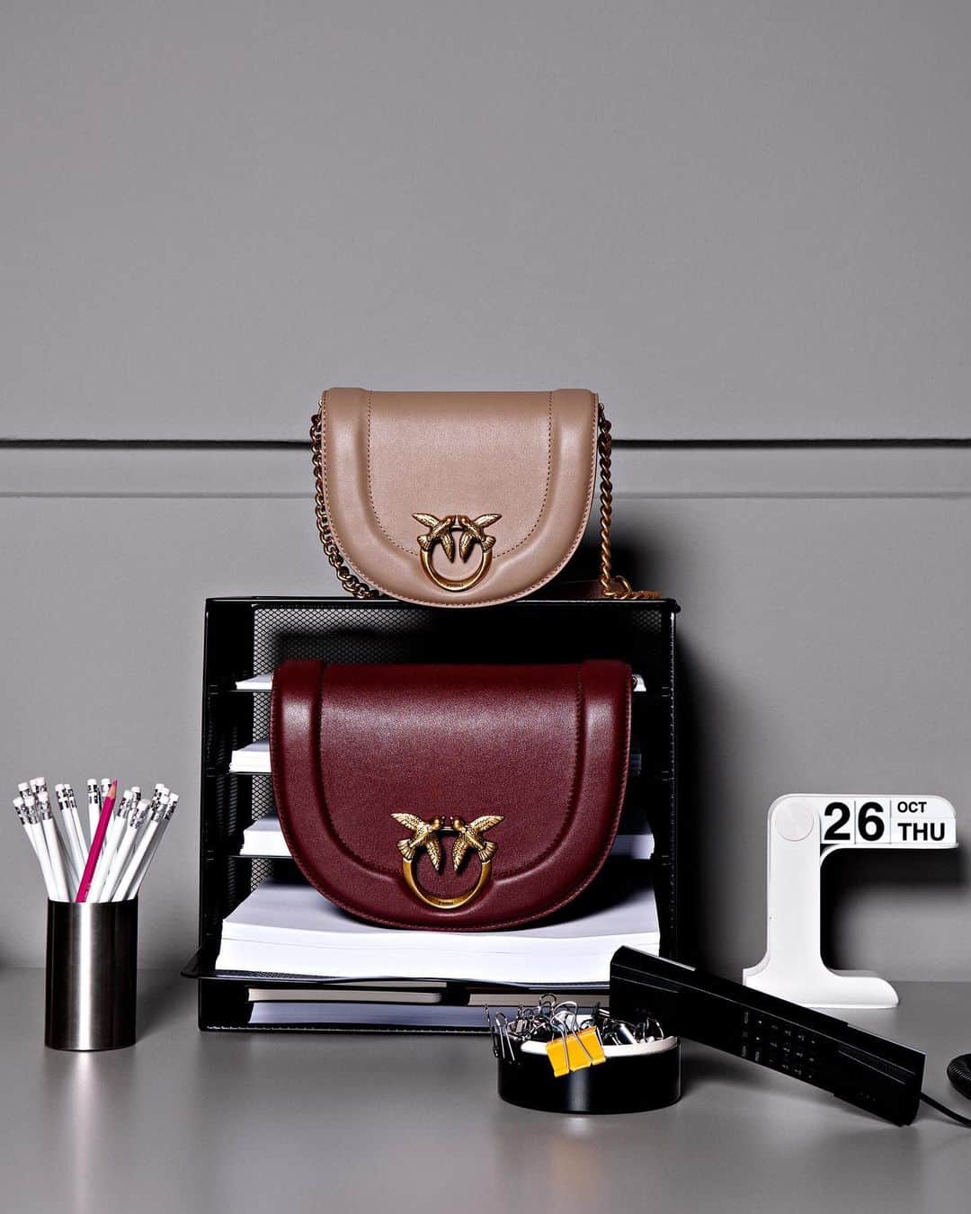 のインスタグラム：「Welcome to #PINKO Office Extravaganza. #FW23 #LoveBag」