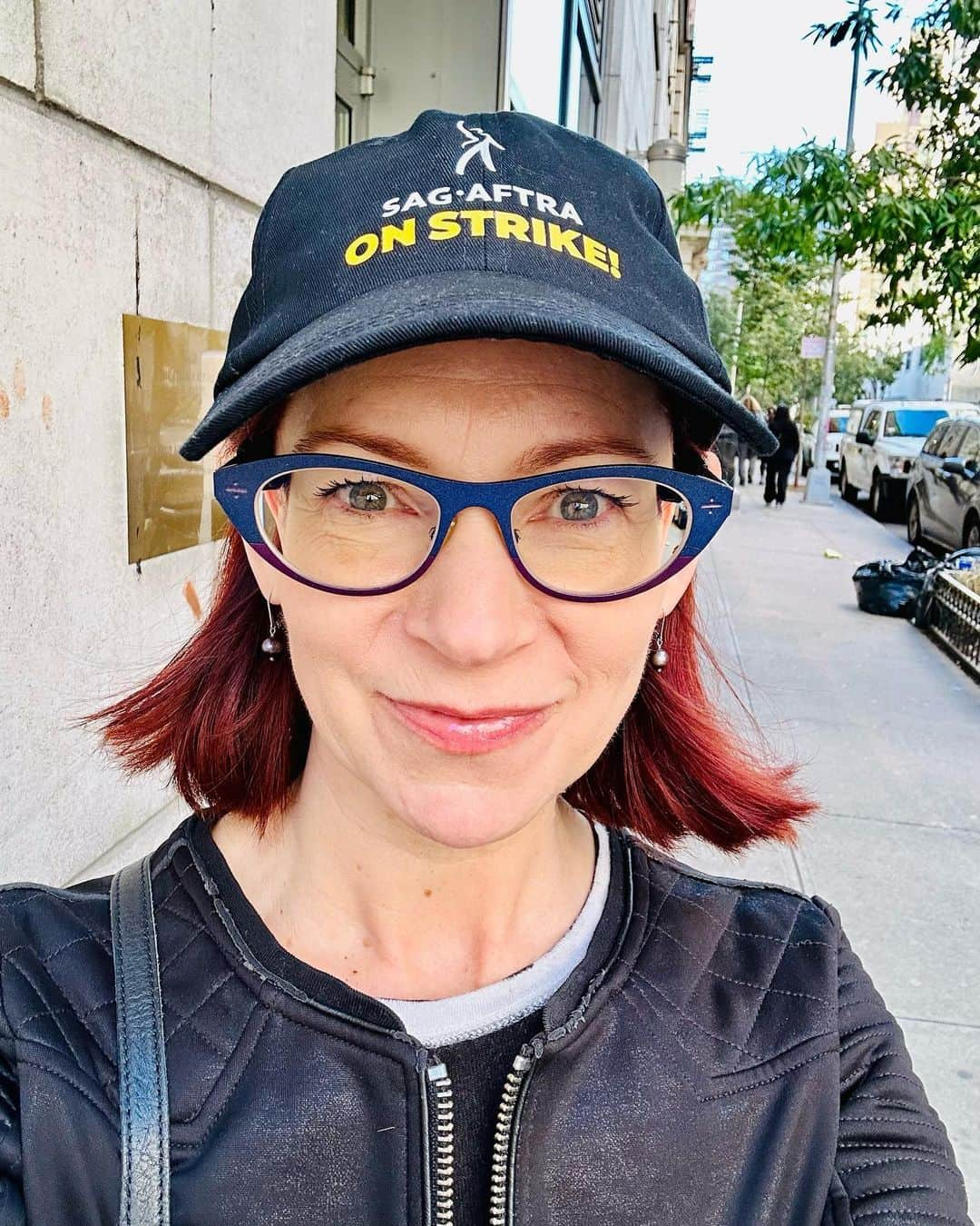 キャリー・プレストンのインスタグラム：「Continuing to stand strong with SAG-AFTRA and keeping my fingers firmly crossed 🤞🏼that we reach a fair deal soon!  #sagaftrastrong #sagaftra #union #unionstrong #faircontractnow」