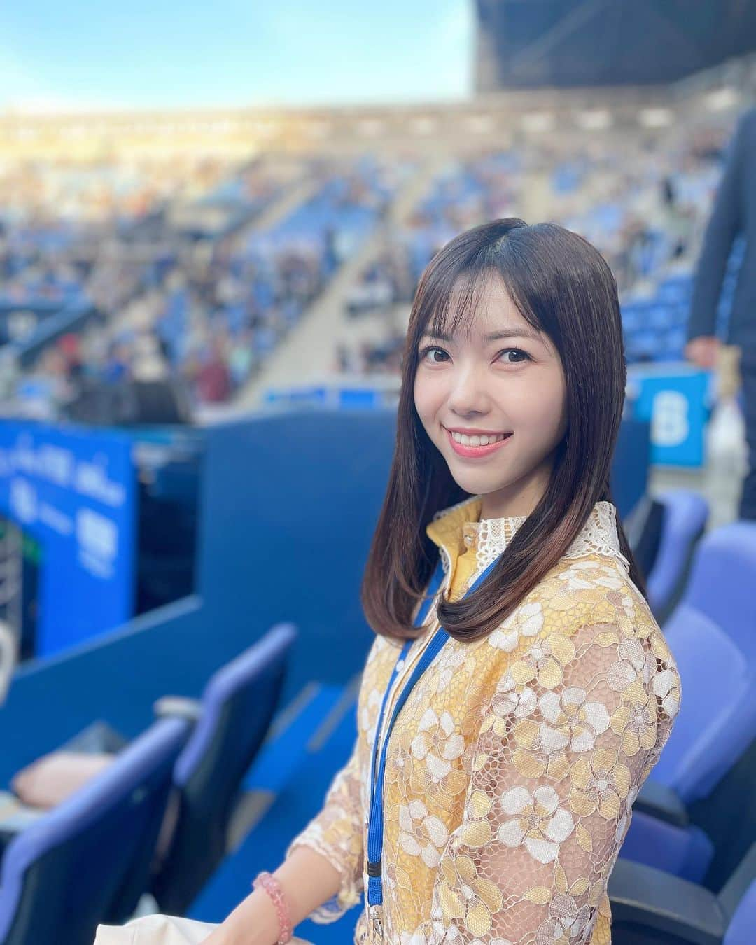 川又智菜美さんのインスタグラム写真 - (川又智菜美Instagram)「決勝も観戦することができました🎾🤍 （投稿遅れたぁぁあ😭😭） シェルトン選手のサーブ速かったなぁ😳😳 ⁡ このワンピース、以前衣装でお借りしたんですけど とっても好みで同じのを買っちゃいました😂 色合いからレースの具合何もかもがドンピシャ！ いつもなんとなーく同じお店で買ってしまうので こうしてお衣装で出会いがあると嬉しいものです😍 ⁡ #テニス #ジャパンオープン #木下JOテニス #ロイヤルボックス ⁡ #テニス好き #テニス女子 #ワンピース #テニス好きな人と繋がりたい #テニス好き #有明コロシアム #tennislove #테니스 #테니스치는여자 #スポーツ女子 #테니스레슨 #테니스연습  #tennis #kinoshitajotennis」10月27日 6時00分 - chinami_k0204