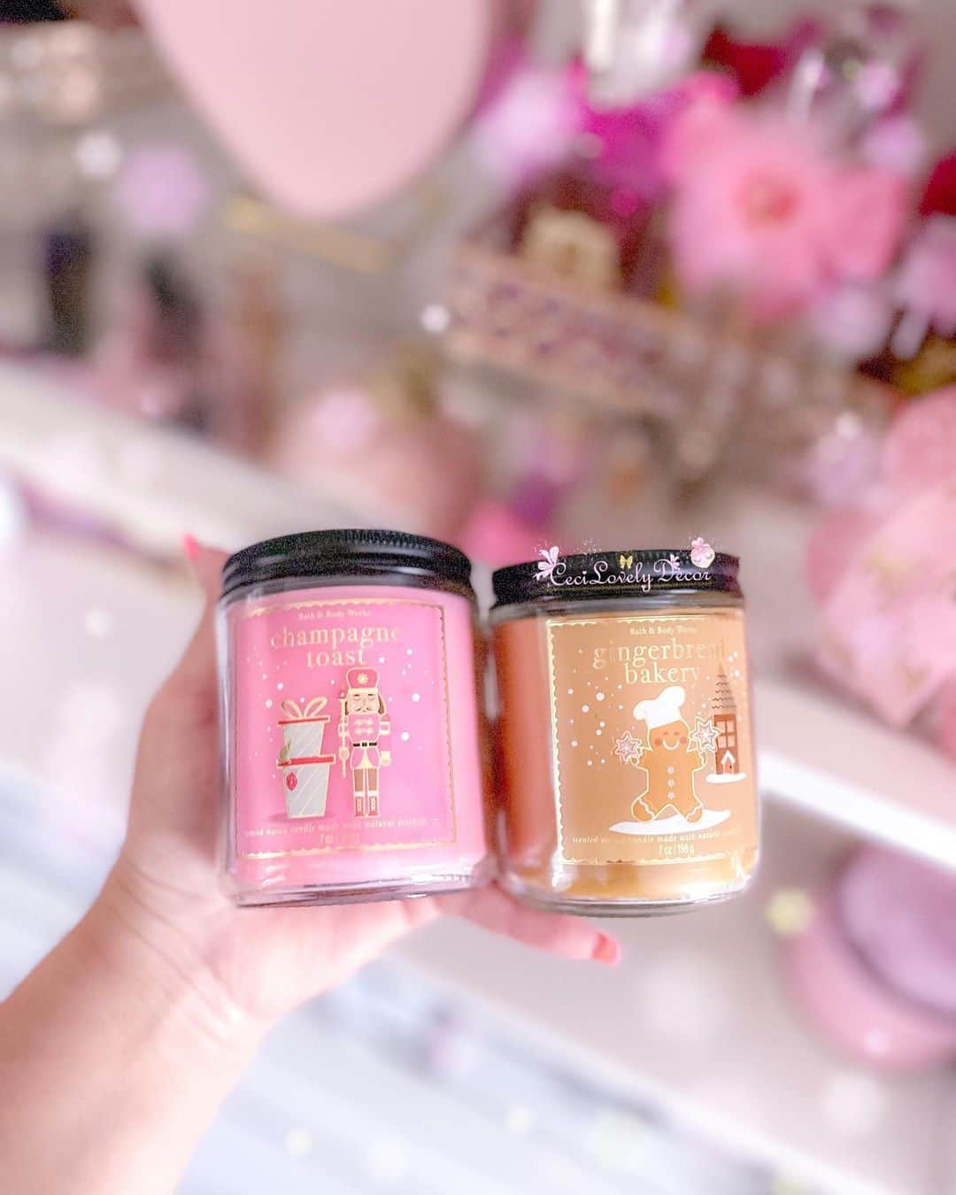 Bath & Body Worksのインスタグラム：「The Single Wick Candle I'm lighting this weekend is _____. 🕯❤️ Leave a comment to let us know your pick! ⤵  📸 @cecilovelydecor 📸 @thisgirllovescandles 📸 @whitebarnbeauties」