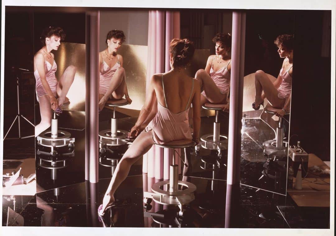 のインスタグラム：「@threaldvf did it first. Some ballet core from the #DVFArchive 🩰」