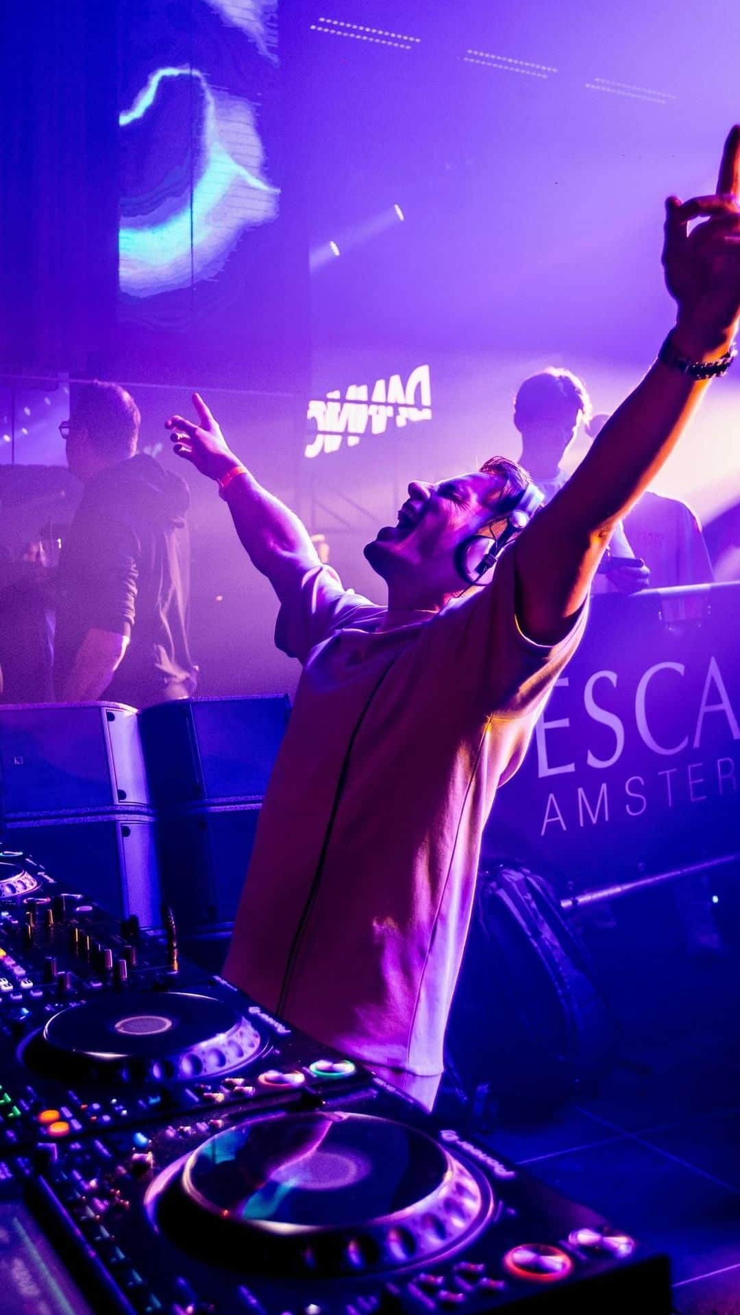 Dannicのインスタグラム：「Progressive house has always been one of my favorite genres and has been important to my career. Lately I’ve been producing more stuff that comes straight from the soul. Hope you enioy🙏🏻」