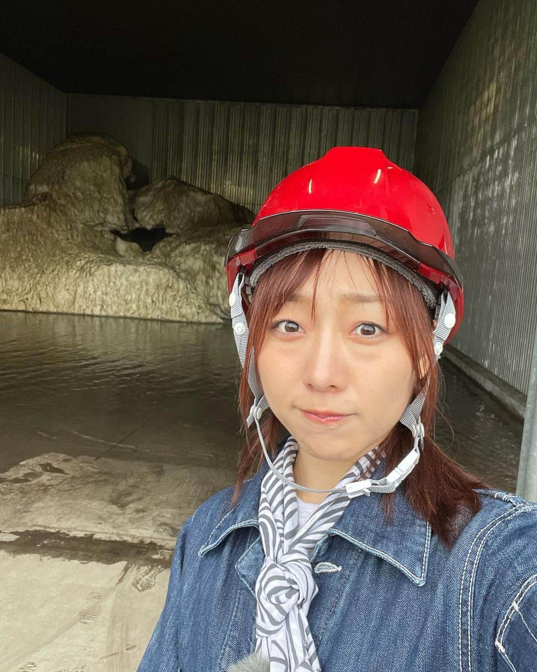須田亜香里さんのインスタグラム写真 - (須田亜香里Instagram)「北海道幌加内町のお蕎麦。 泊まりのロケで生産者さんの努力と魅力を探り、体感させていただきました。 ロケとスタジオ出演しました。#nhkうまいッ #うまいッ  再放送は10月29日(日)午前4時35分〜 MBSラジオ生放送終わってすぐだね☺️ NHK＋で配信もされています！  写真のラスト2枚はロケでお世話になった田丸さんに教えていただいたご馳走。 #北海道幌加内町 #そば日本一 #旭川名物 #新子焼き #日本酒 #男山 #あかりさんの一杯」10月27日 0時51分 - akarisuda