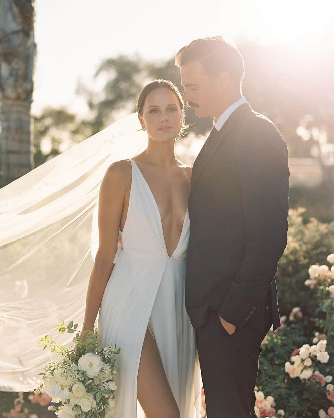 ケルシー・ロビンソンのインスタグラム：「Was a dream to wear the beautiful @lunabeabride wedding gowns 🤍  Shot for @casablancainterlaken by @carliestatsky ✨」
