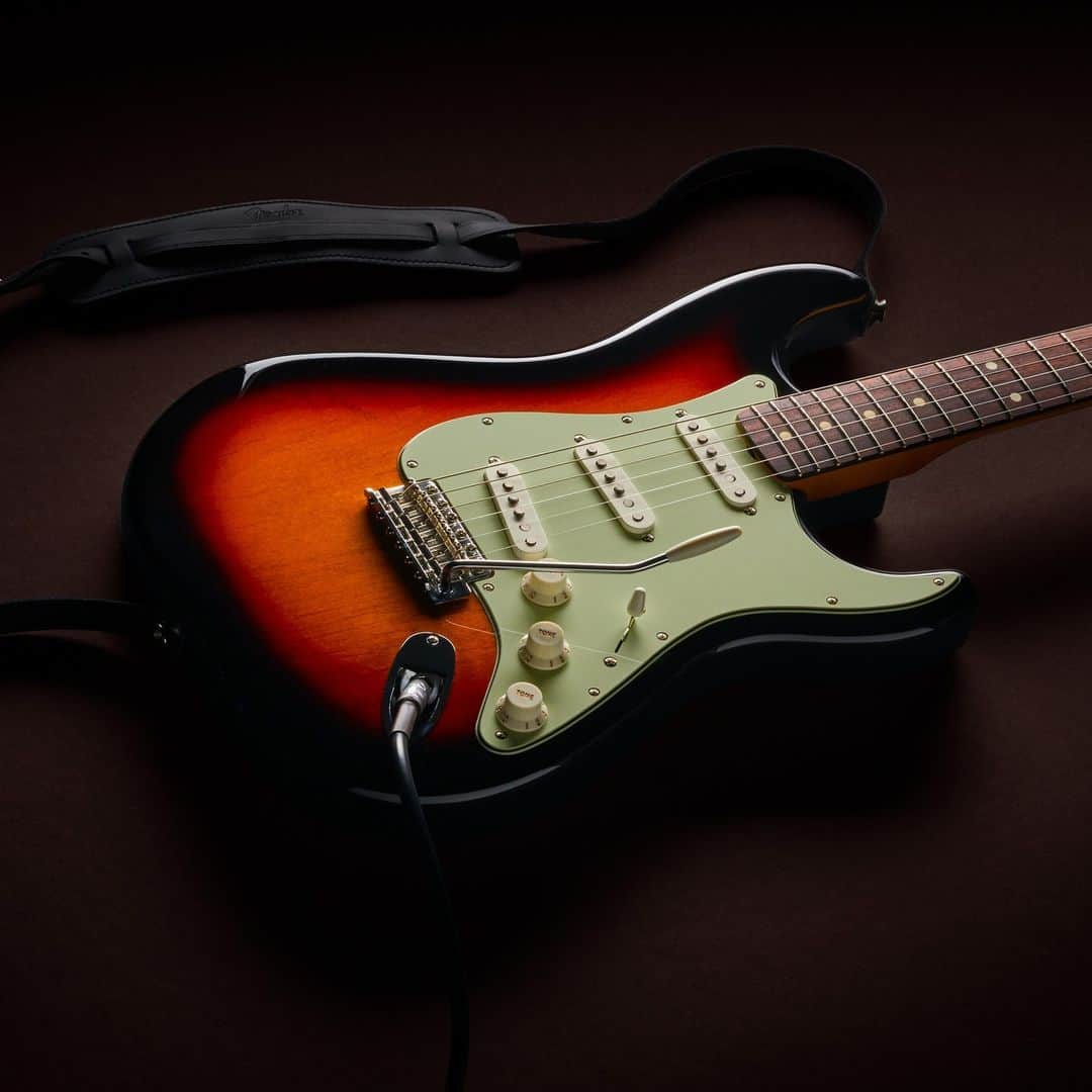 Fender Guitarさんのインスタグラム写真 - (Fender GuitarInstagram)「Take a closer look at the Vintera II 60s Stratocaster, featuring a classic “C”-shaped neck, rosewood fingerboard and vintage-style mid-60s pickups for the sweet, sparkling tone that made Fender famous. Visit the link in bio to learn more.  Feat. @andrewberkeleymartin」10月27日 1時01分 - fender
