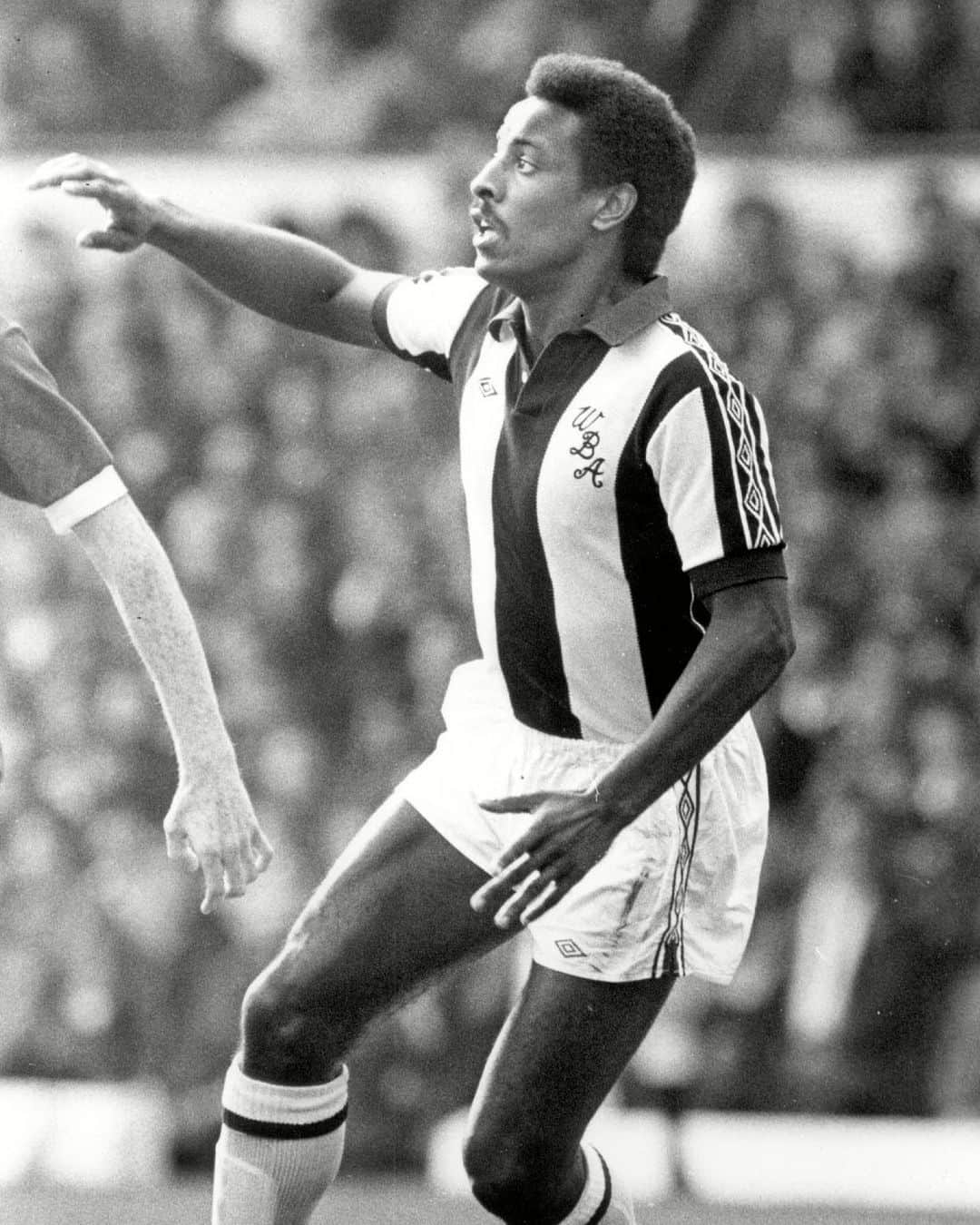 ウェスト・ブロムウィッチ・アルビオンFCのインスタグラム：「Continuing our celebration of #BlackHistoryMonth by highlighting the Albion career of Brendon Batson! 💙🤍  #WBA」