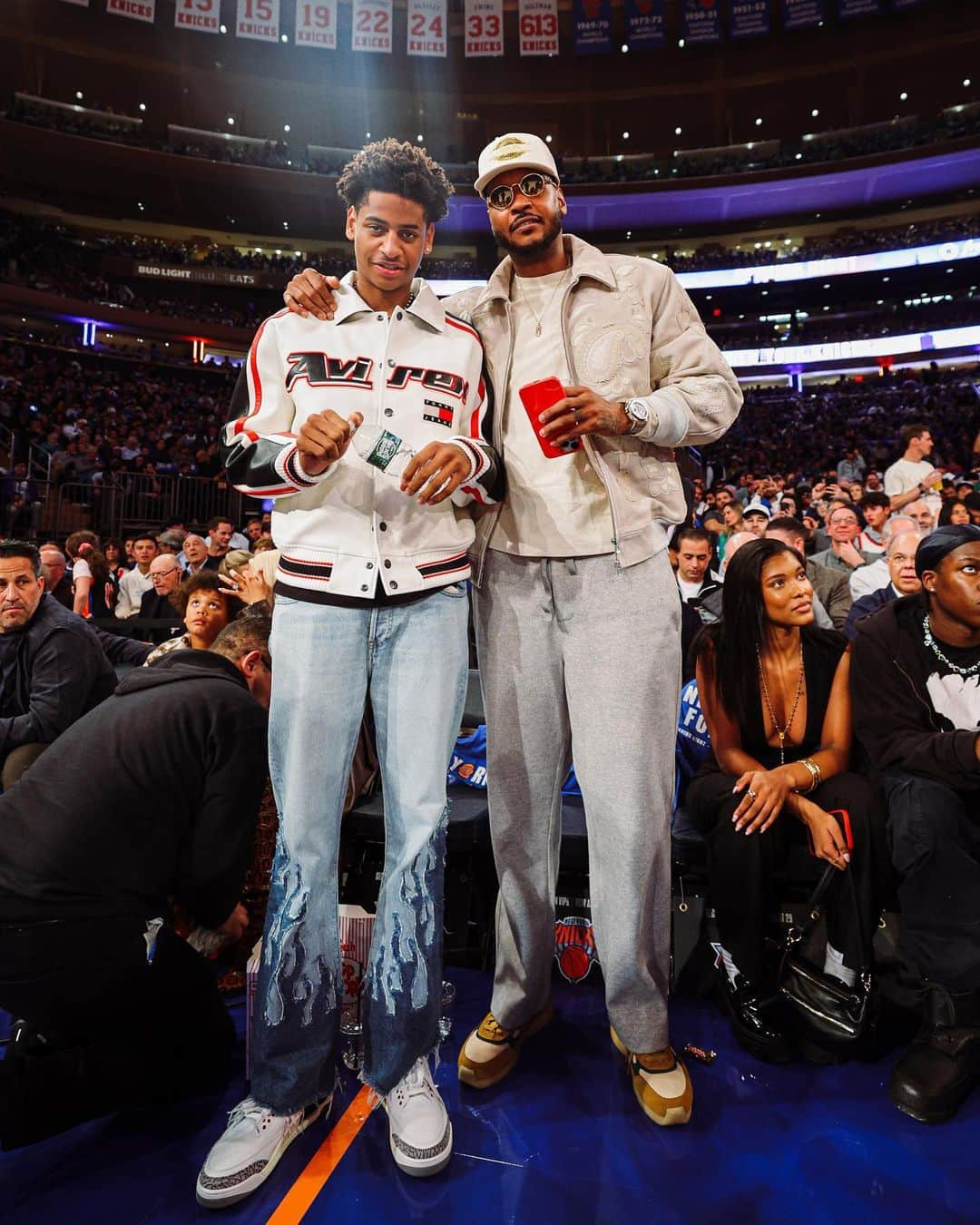 カーメロ・アンソニーさんのインスタグラム写真 - (カーメロ・アンソニーInstagram)「Great to be back in @thegarden! You know I had to bring @viin7estate with me 🍷🫡」10月27日 1時04分 - carmeloanthony