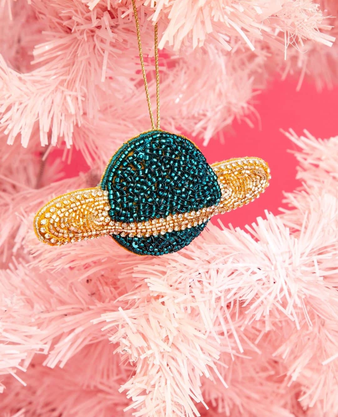 アクセサライズのインスタグラム：「People who start shopping for Christmas decorations in October are on another planet (guilty ✋). ⁠ ⁠」