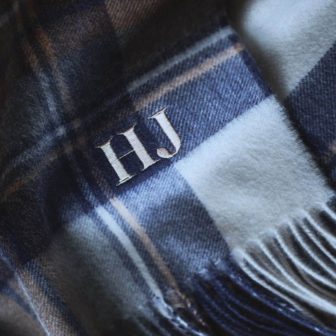 Johnstonsのインスタグラム：「Give a gift that’s truly unique with our personalised embroidery service. We can add initials to Throws, Blankets, Capes and accessories and present your gift in an elegant box.⁣ ⁣ ⁣ ⁣ ⁣ ⁣ ⁣ ⁣ ⁣ #JohnstonsOfElgin #Monogramming #Personalised #PersonalisedGifts #PersonalisedGift #GiftWrapping #GiftWrap #GiftWrapped #GiftBox」