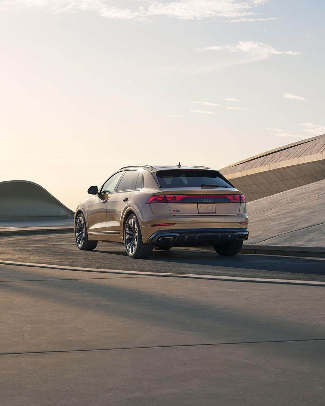 Audiのインスタグラム：「Modern mobility takes its finest form. Introducing the 2024 Audi Q8. Visit the link in our bio to learn more.」