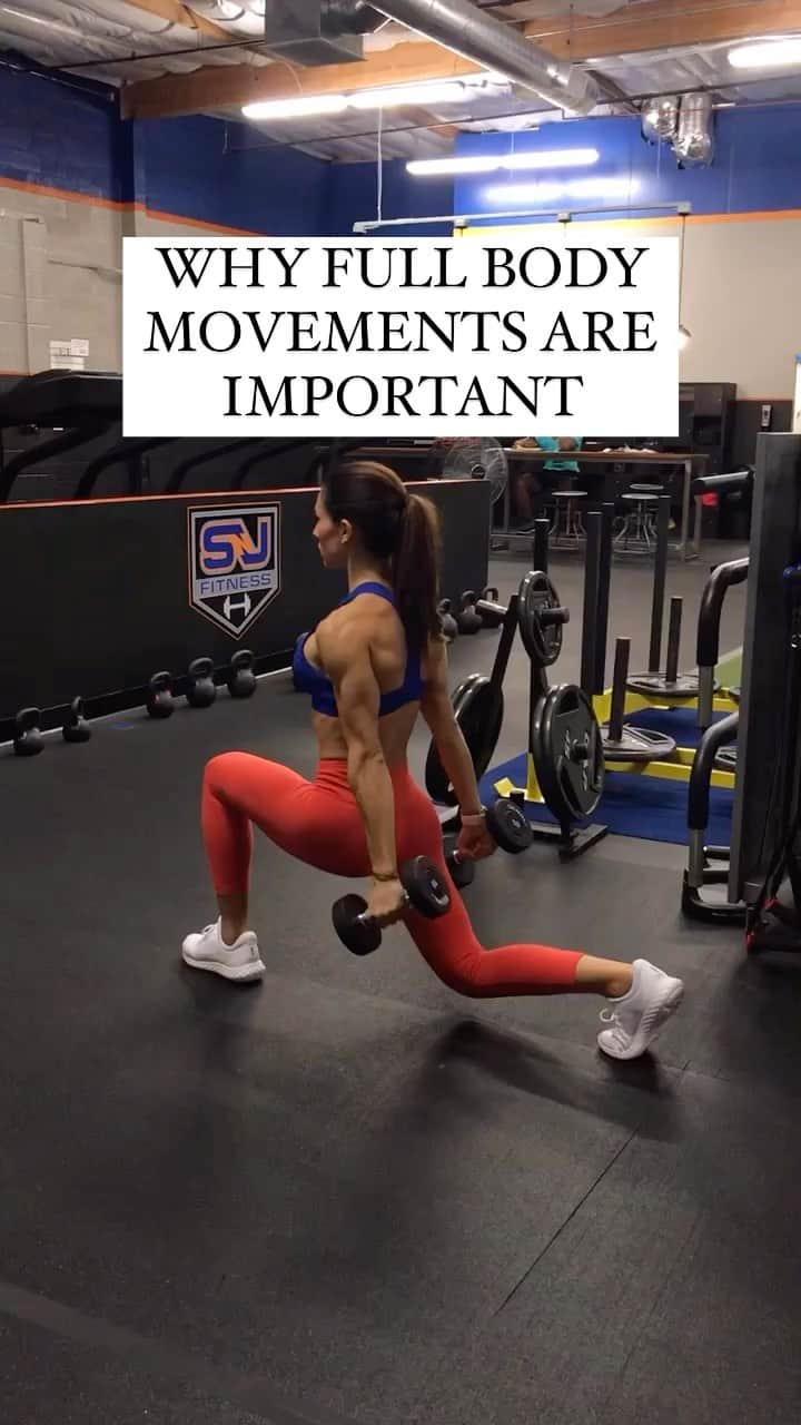 Alexia Clarkのインスタグラム：「Who is a fan of full body movements?   I love full body movements! These movements will improve your coordination, balance and focus! Staple movements are important for strength but these movements take you to the next level of fitness!   www.Alexia-Clark.com   #fitness #fullbodyworkout #gym #personaltrainer」